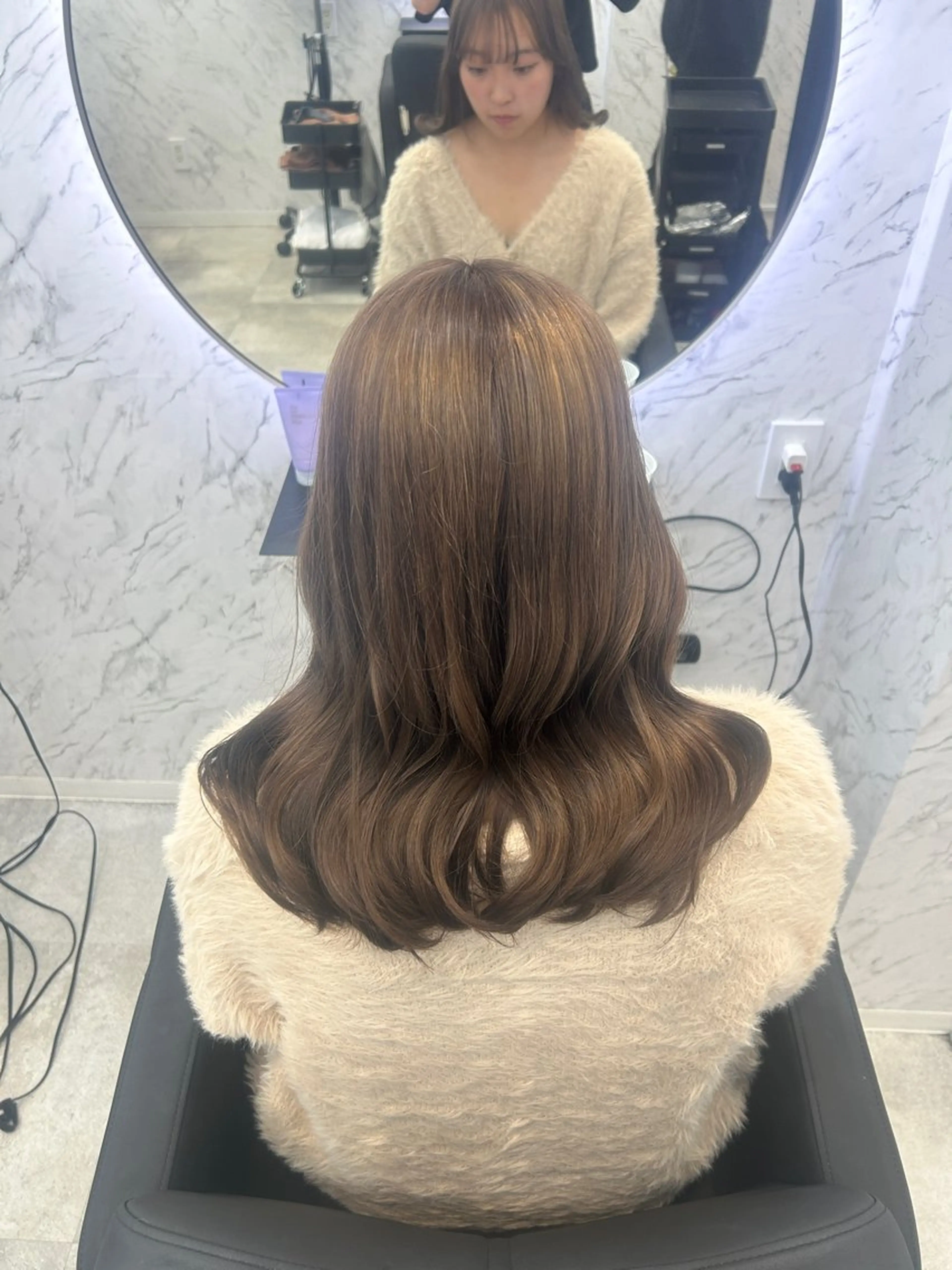 セミロング カラー 韓国艶カラー 🇰🇷💎MIUのヘアスタイル