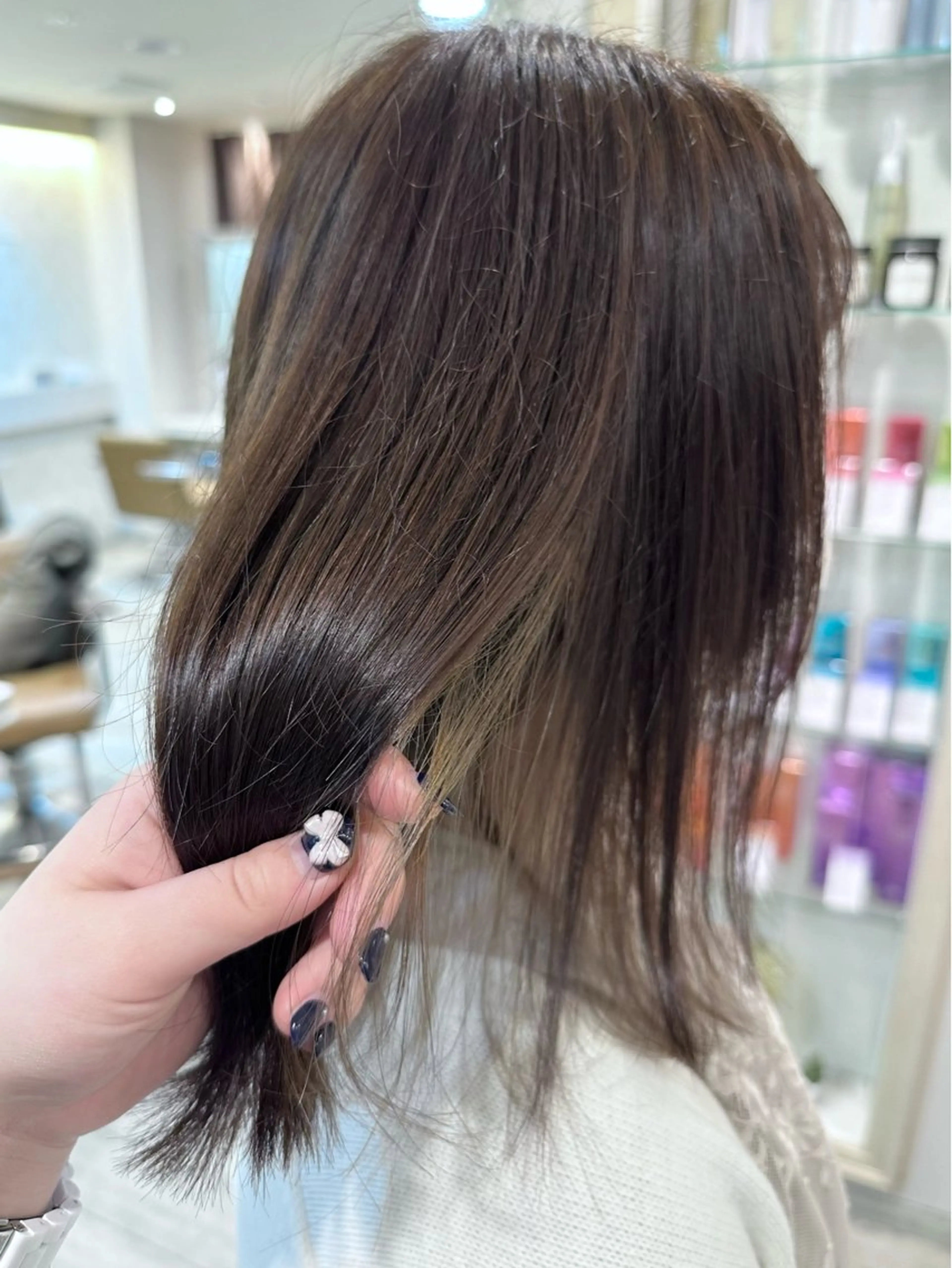 ミディアム カラー ヘアアレンジ 黒髪 ブリーチ ダブルカラー ハイライトカラー インナーカラー 韓国ヘア/レイヤー 顔周りカット/ユキナのヘアスタイル