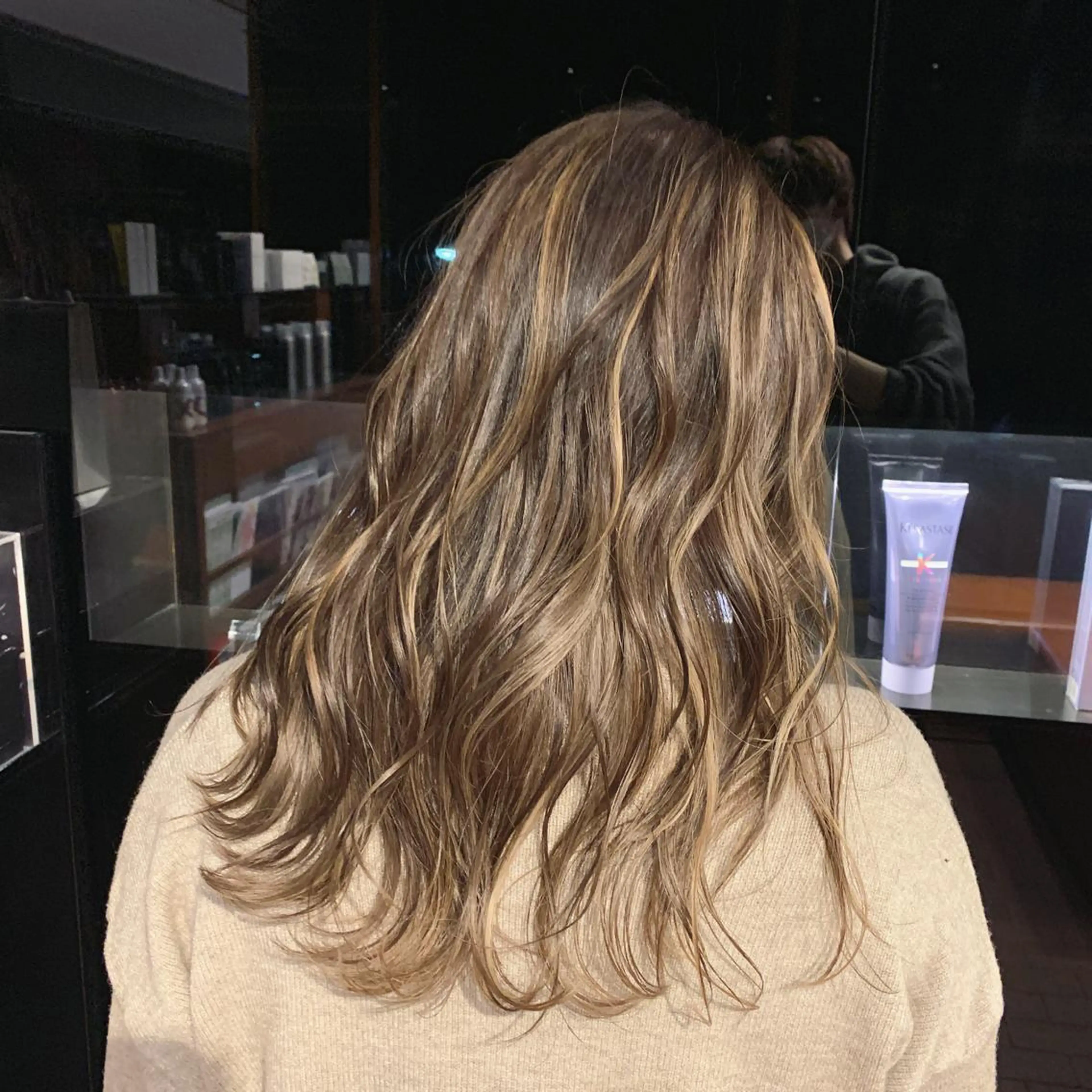 ミディアム カット ヘアカラー トリートメント 神戸でブリーチなら puty/レイヤーのヘアスタイル