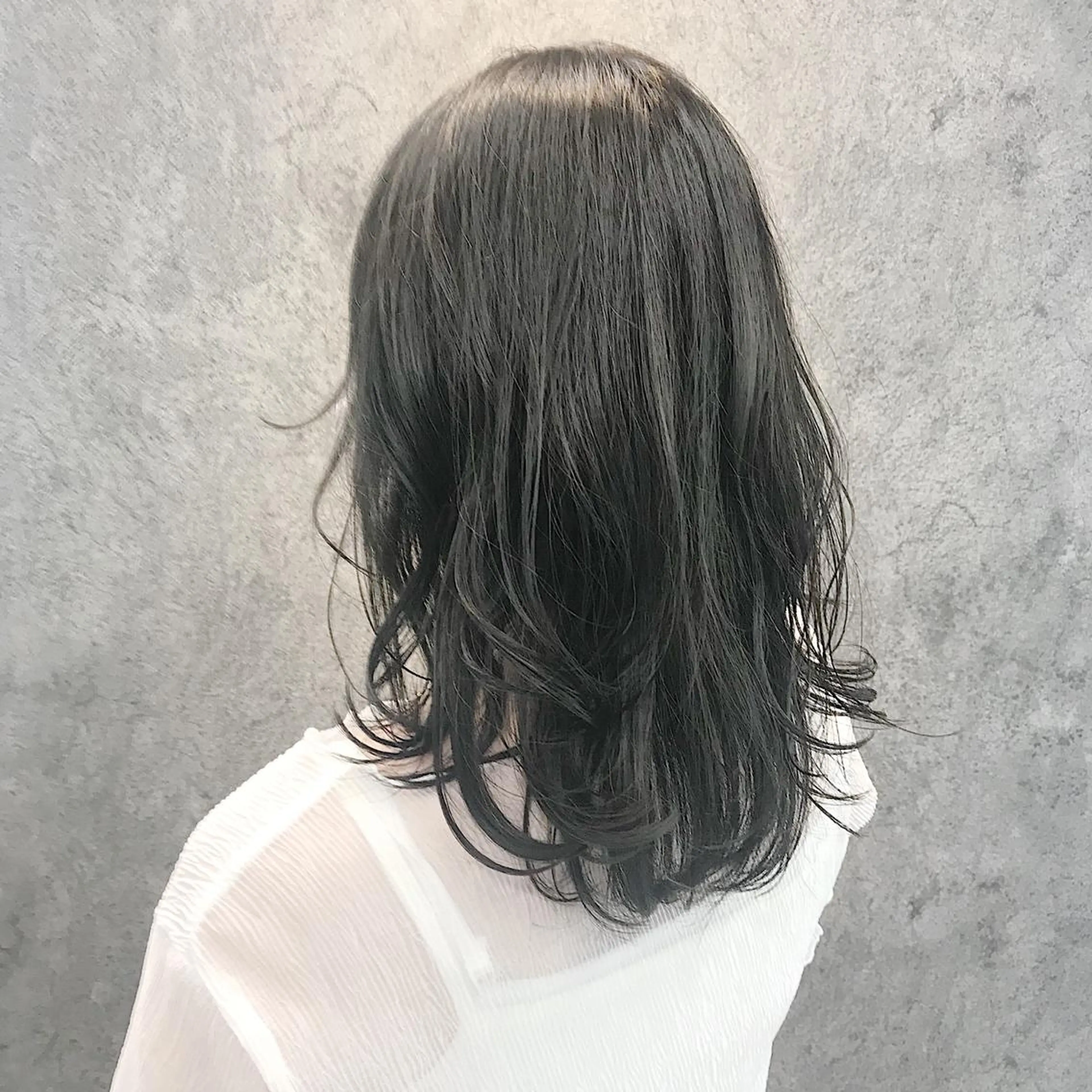 ミディアム カット ヘアカラー トリートメント 所渉/韓国レイヤー /ウルフカットのヘアスタイル