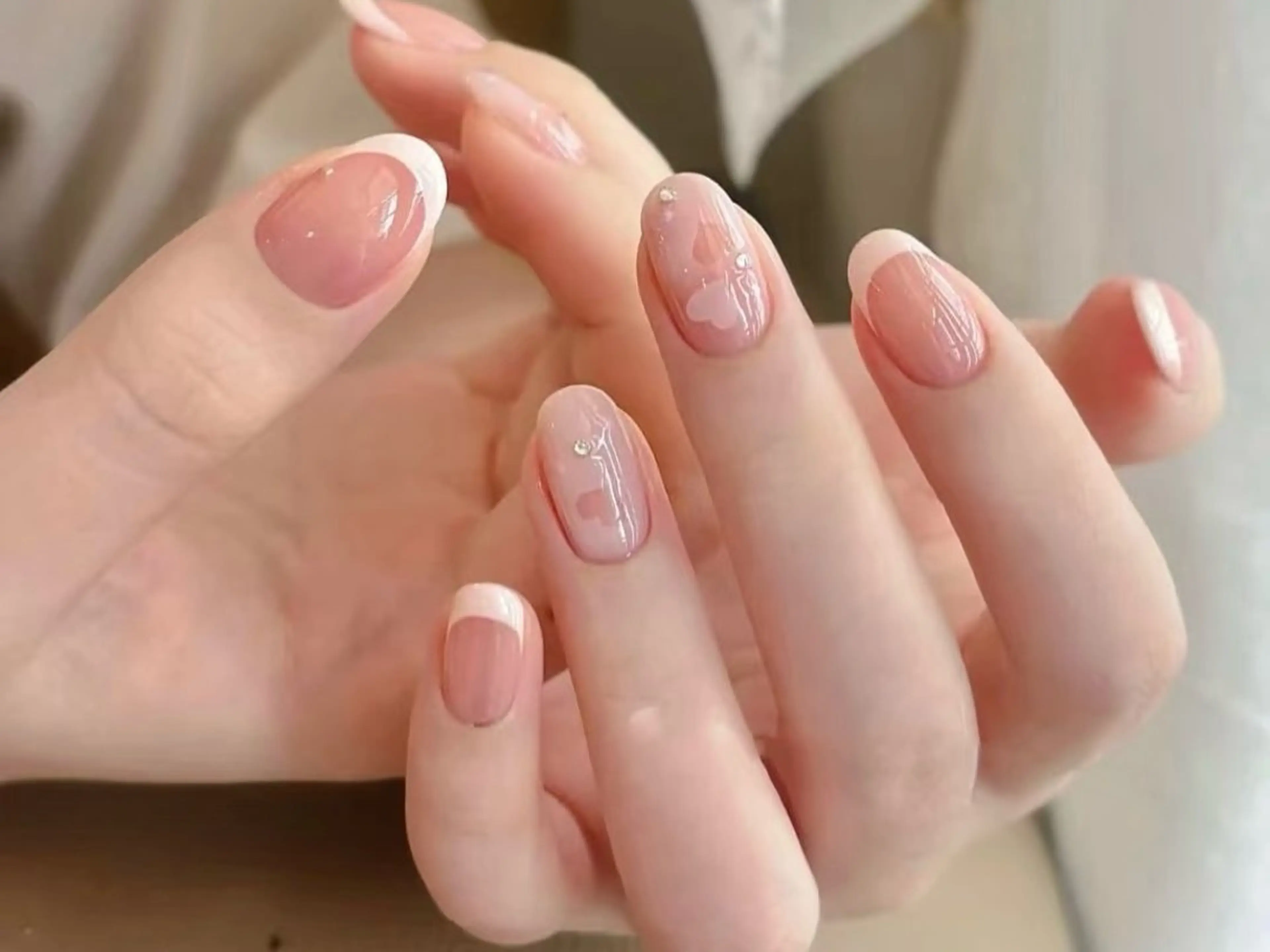 ネイル フレンチネイル ハート 氷ネイル・うるうるネイル オフィスネイル ぷっくりネイル ハンドネイル ハンドケア DarkHoney 池袋店のネイルデザイン