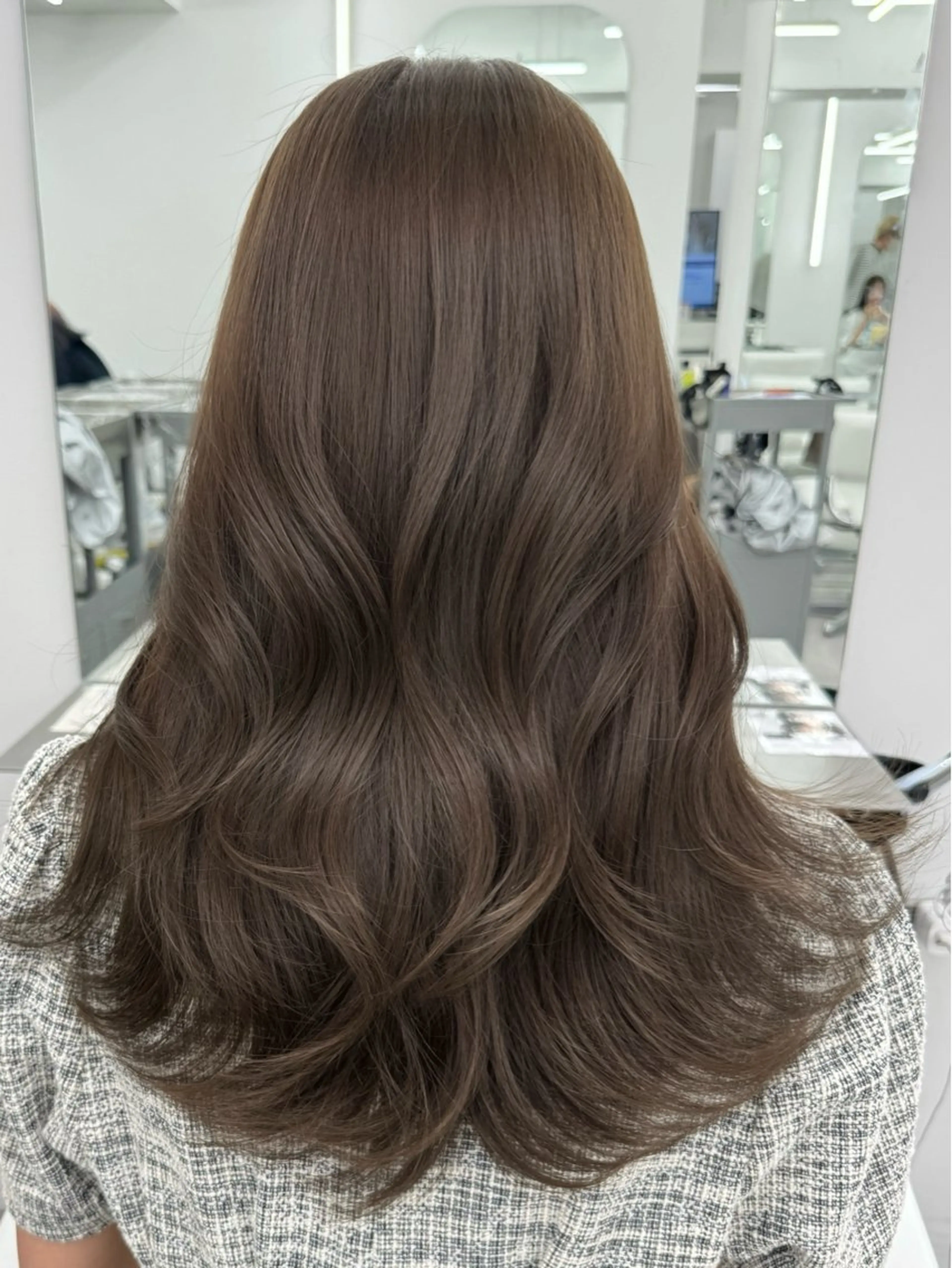 セミロング カラー カット ヘアカラー 顔まわりの神様 藤嶋秀幸のヘアスタイル