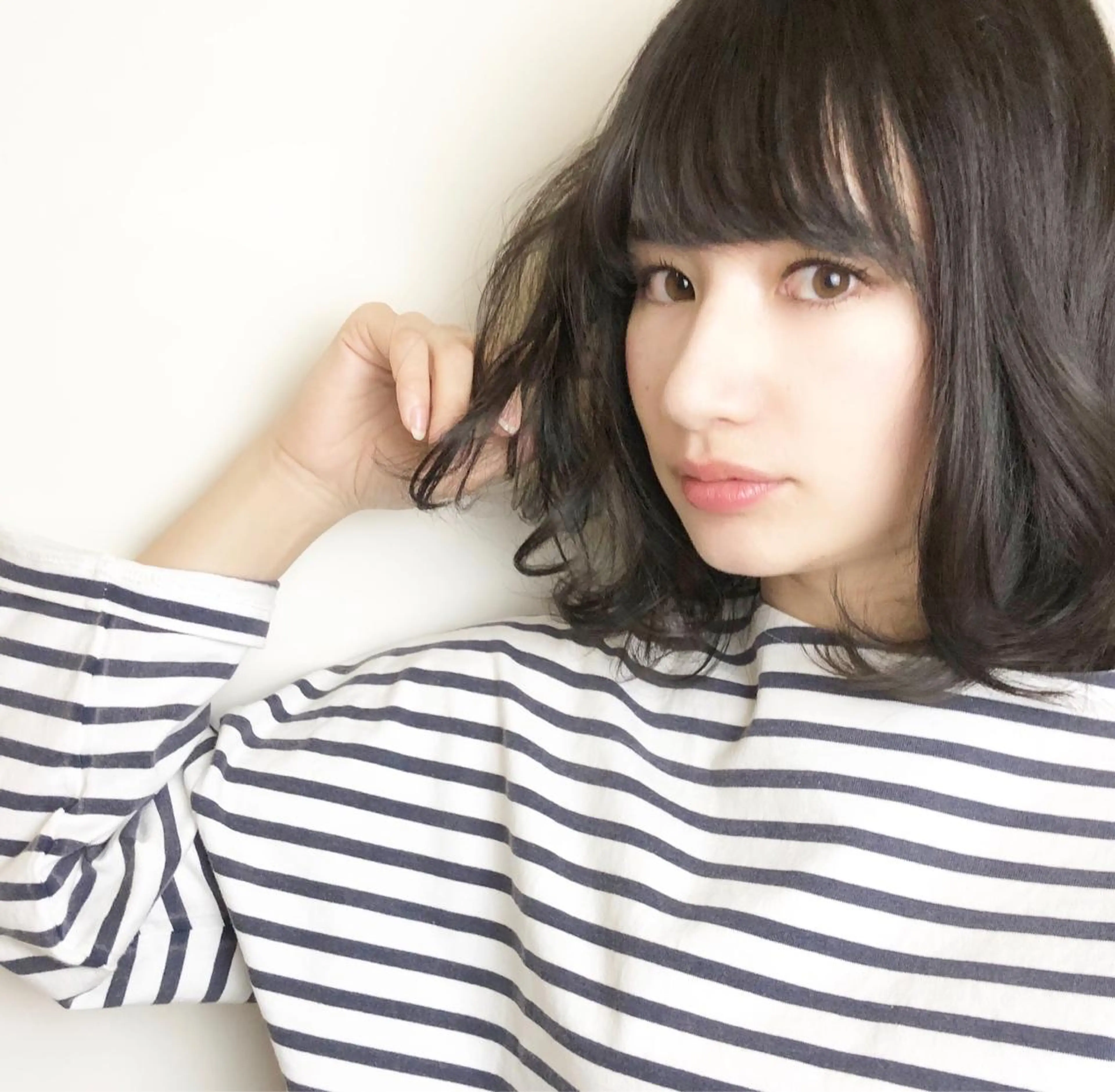 ミディアム 岡山 亮介のヘアスタイル