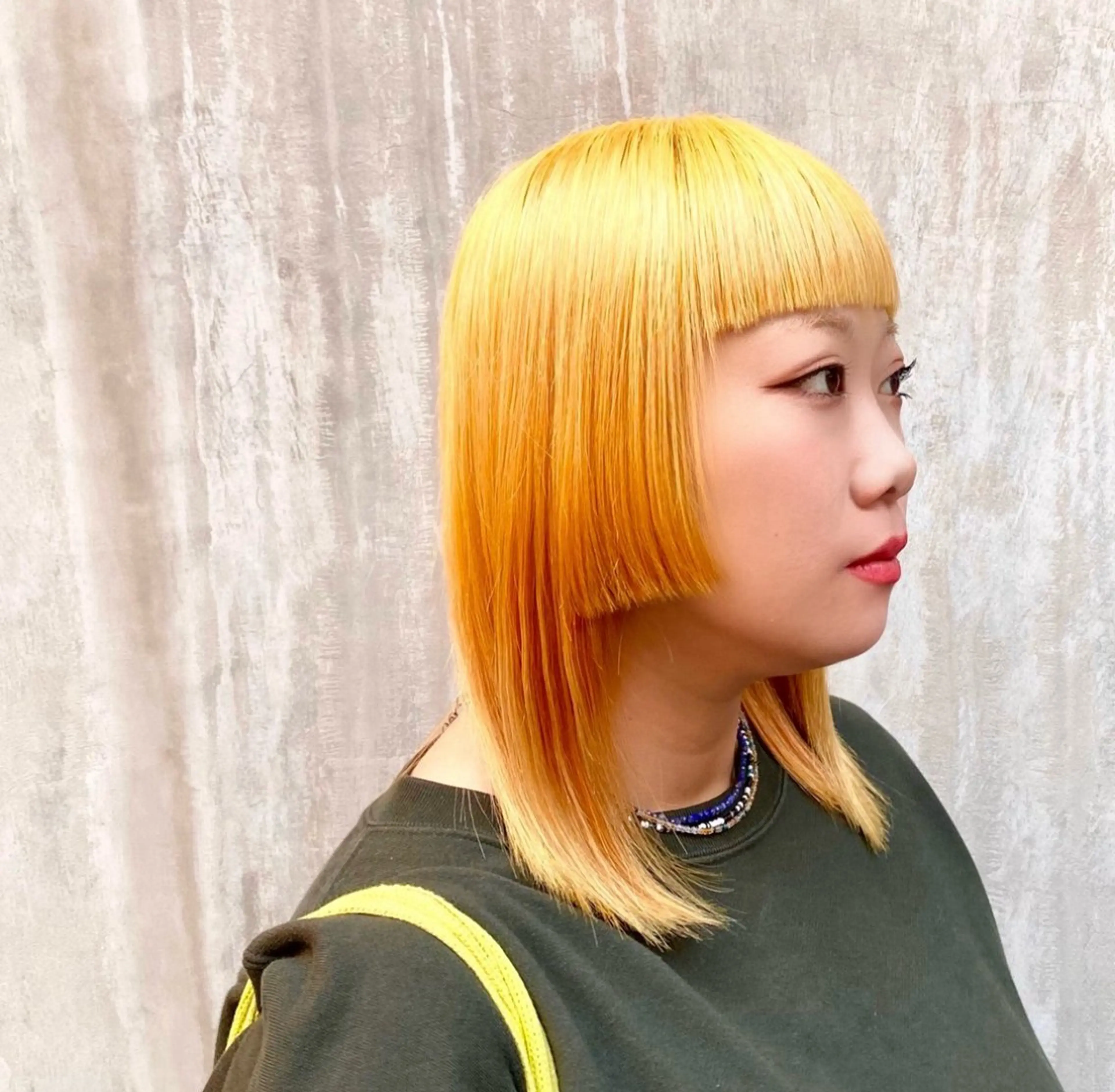 ミディアム カラー ブリーチ ハイトーンカラー インナーカラー イエローカラー カット ヘアカラー トリートメント ✨髪質改善職人✨ デザインカラー/若林のヘアスタイル
