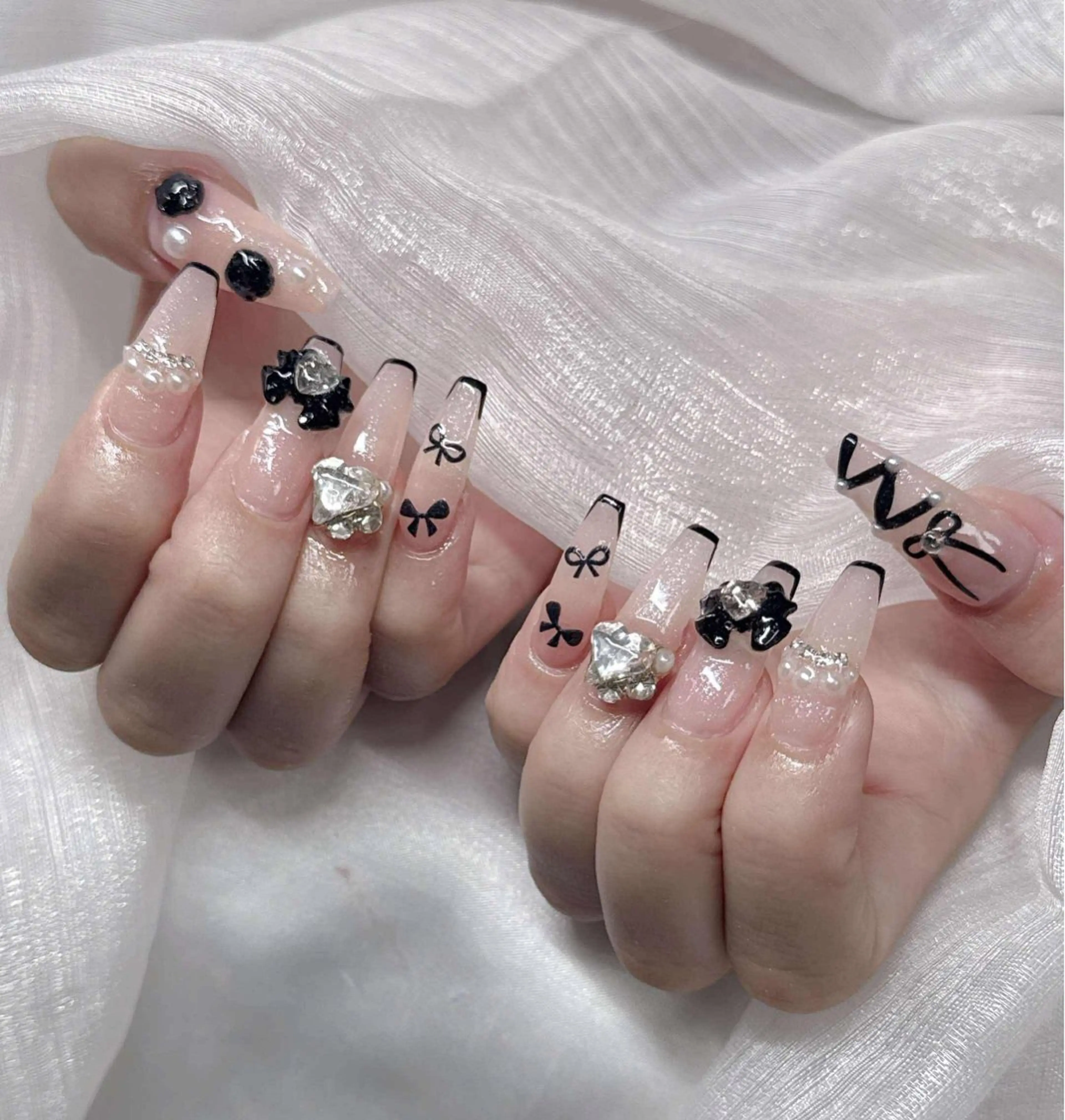 ネイル 長さ出し グラデーション 卒業式 キラキラネイル マグネットネイル ハンドネイル Lee Nailsのネイルデザイン