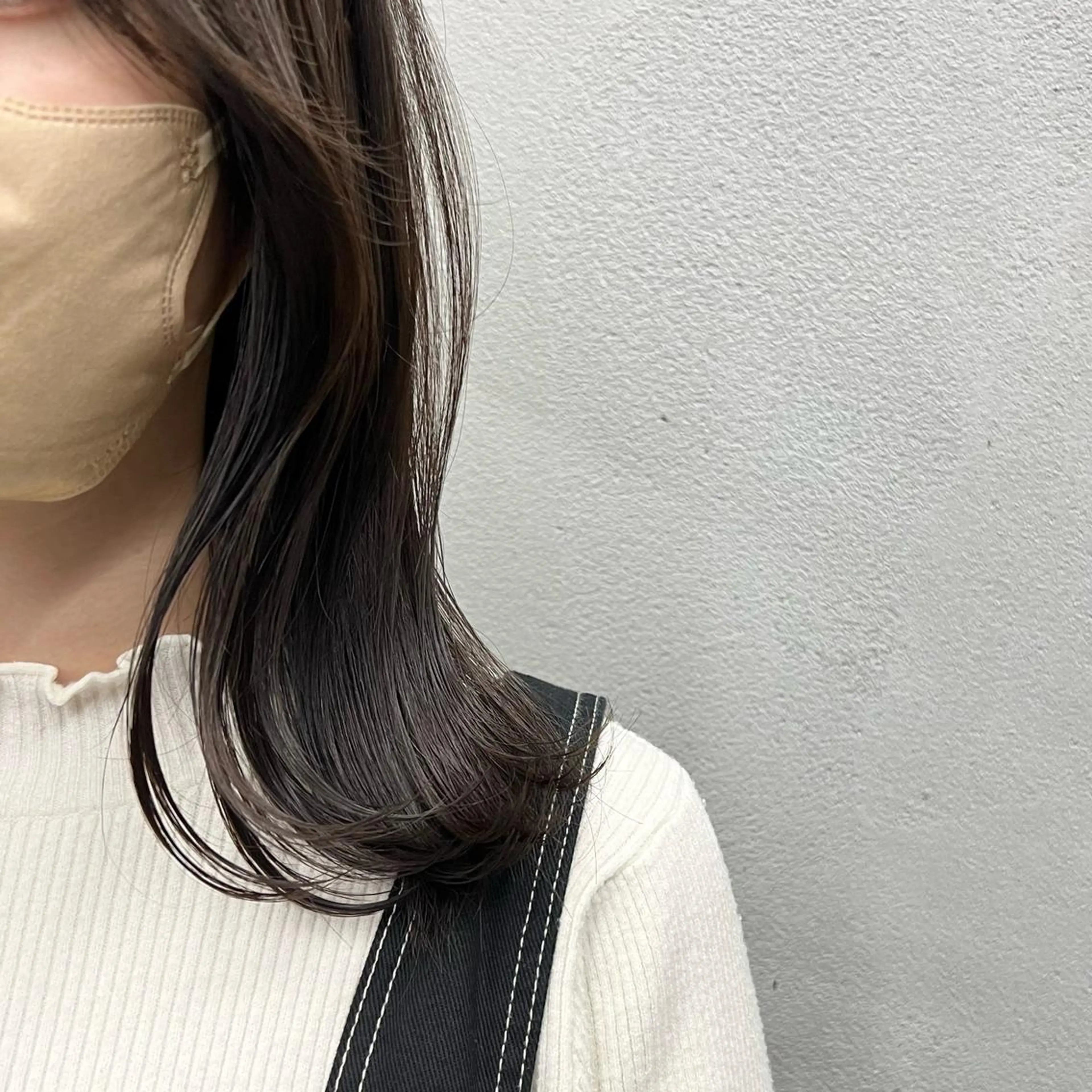 ミディアム カラー ダークグレー ダークグレージュ グレージュ くびれヘア ヘアカラー トリートメント お顔まわりカット🌱 emo.村松泉綺のヘアスタイル