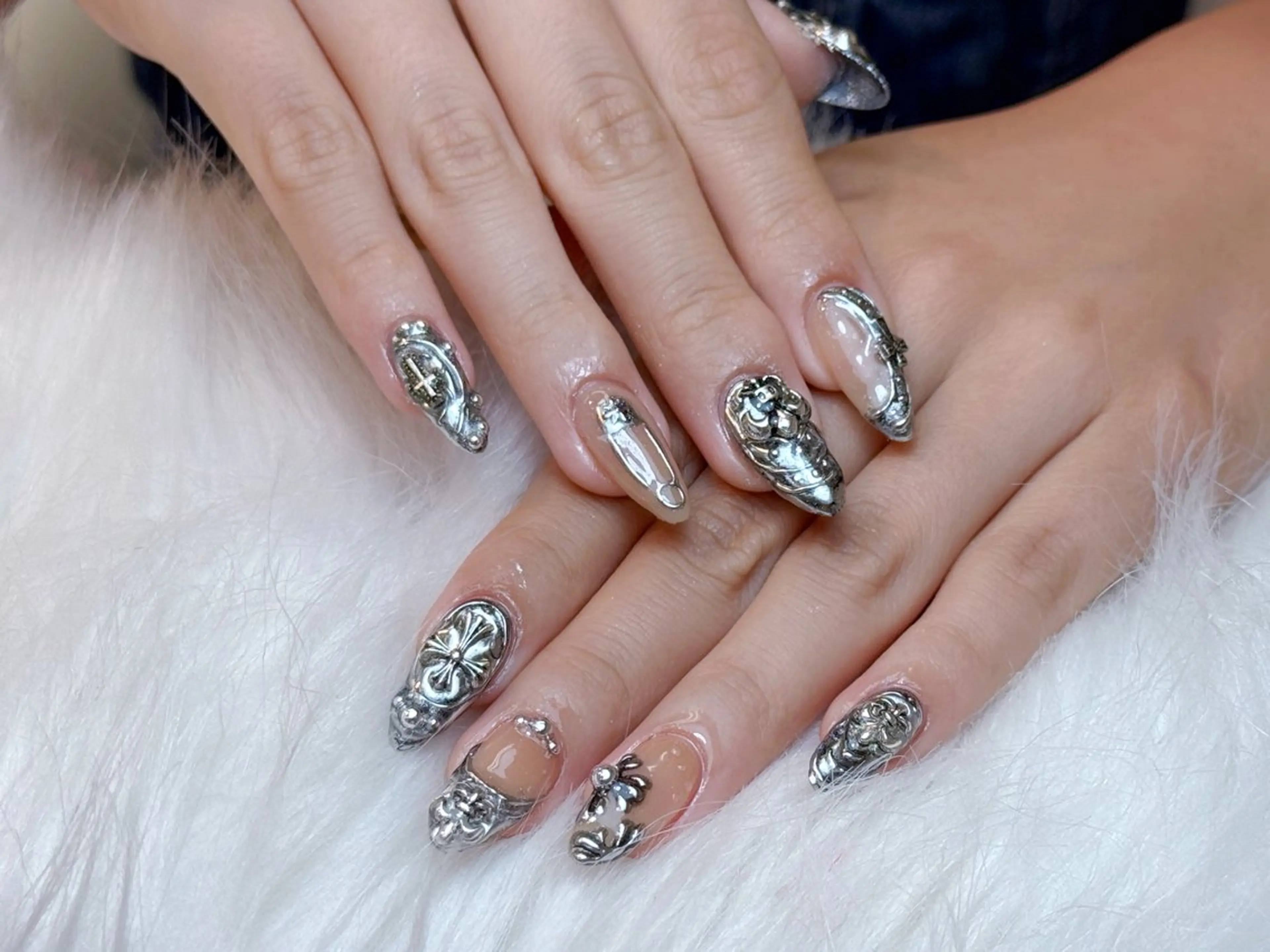ネイル アートネイル 成人式 ジェルネイル ニュアンスネイル 夏ネイル ハンドネイル Jenn Nail_ ヘビのネイルデザイン
