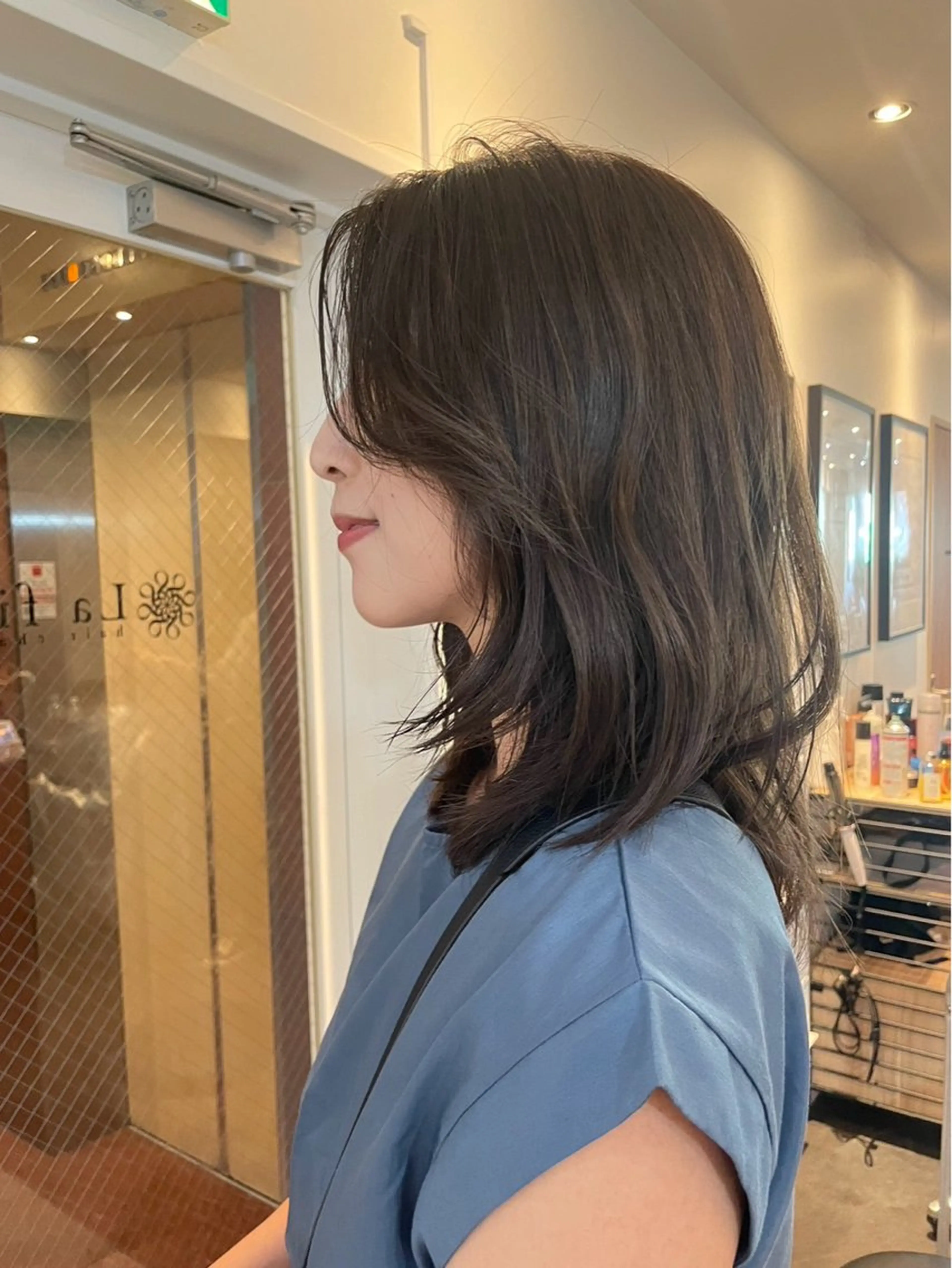ミディアム 🖤透ける黒髪/小顔 顔まわりカット/🖤のヘアスタイル