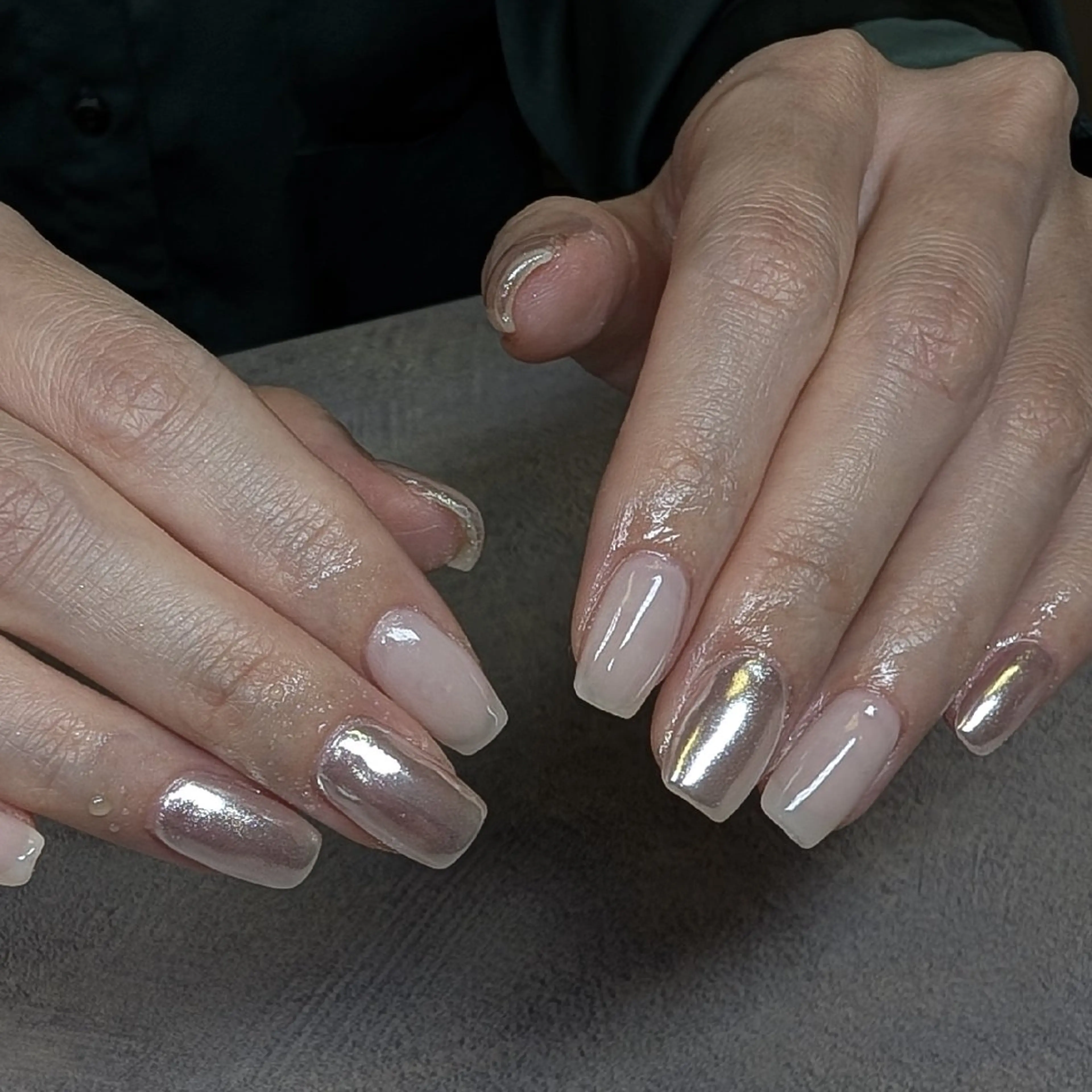 ネイル ミラーネイル ハンドネイル miwa🌿 .fのネイルデザイン