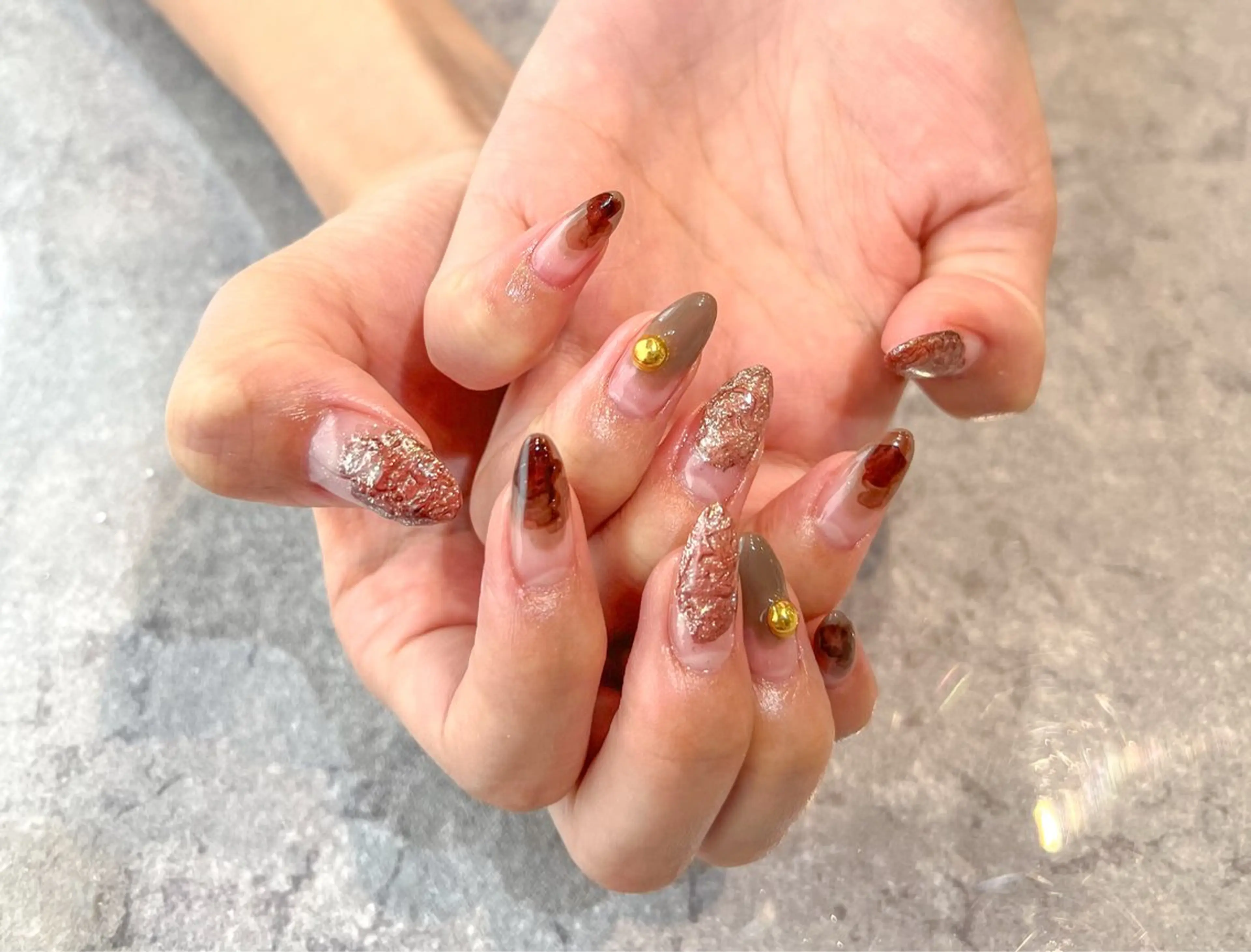 ネイル KUGO SALON所属・KUGO SALON 岡 真以のネイルデザイン