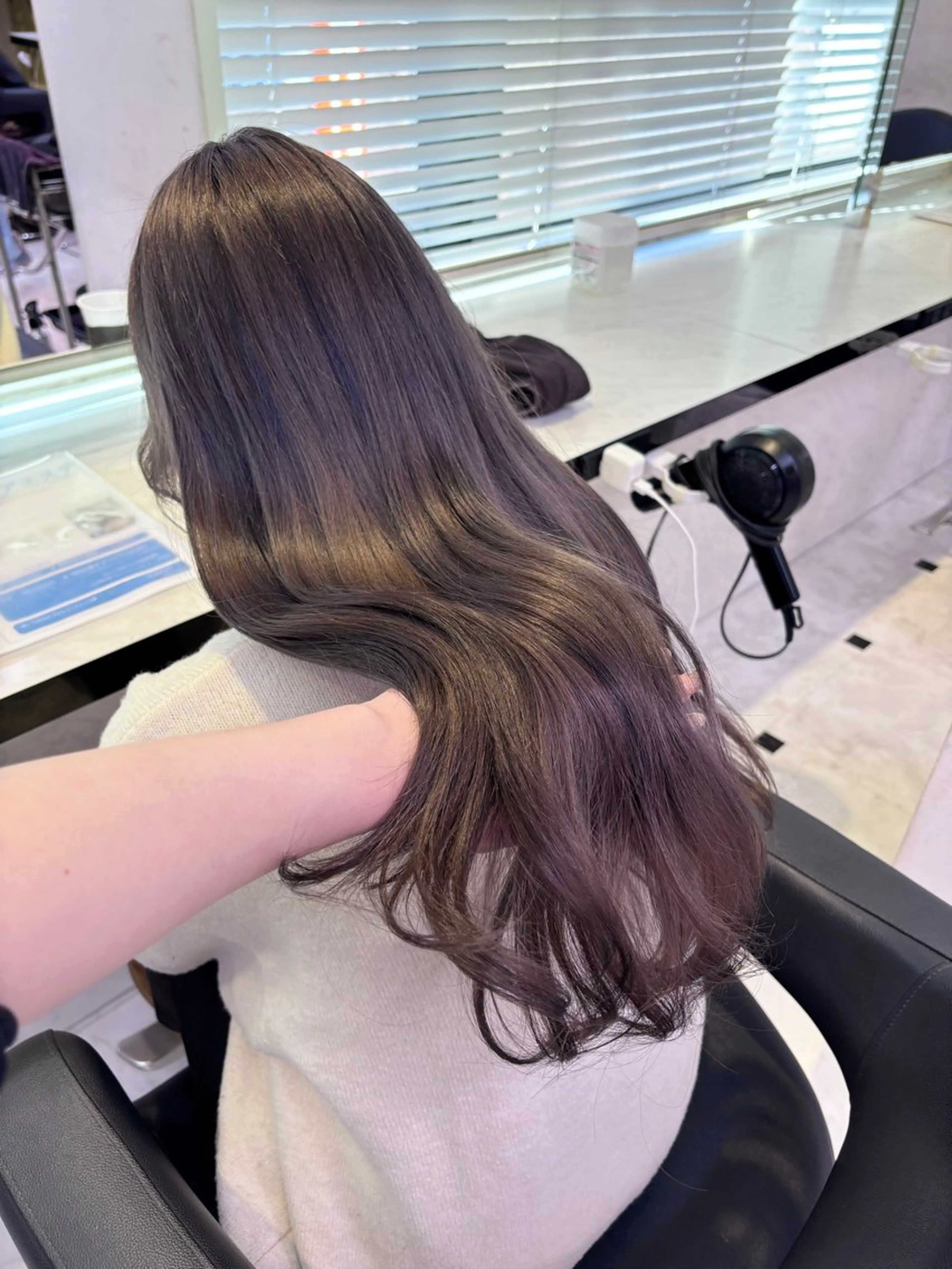 ロング カラー ブリーチ ダブルカラー ラベンダーカラー ヘアカラー 💙ハイトーン韓国風 色白ヘア💙manaのヘアスタイル