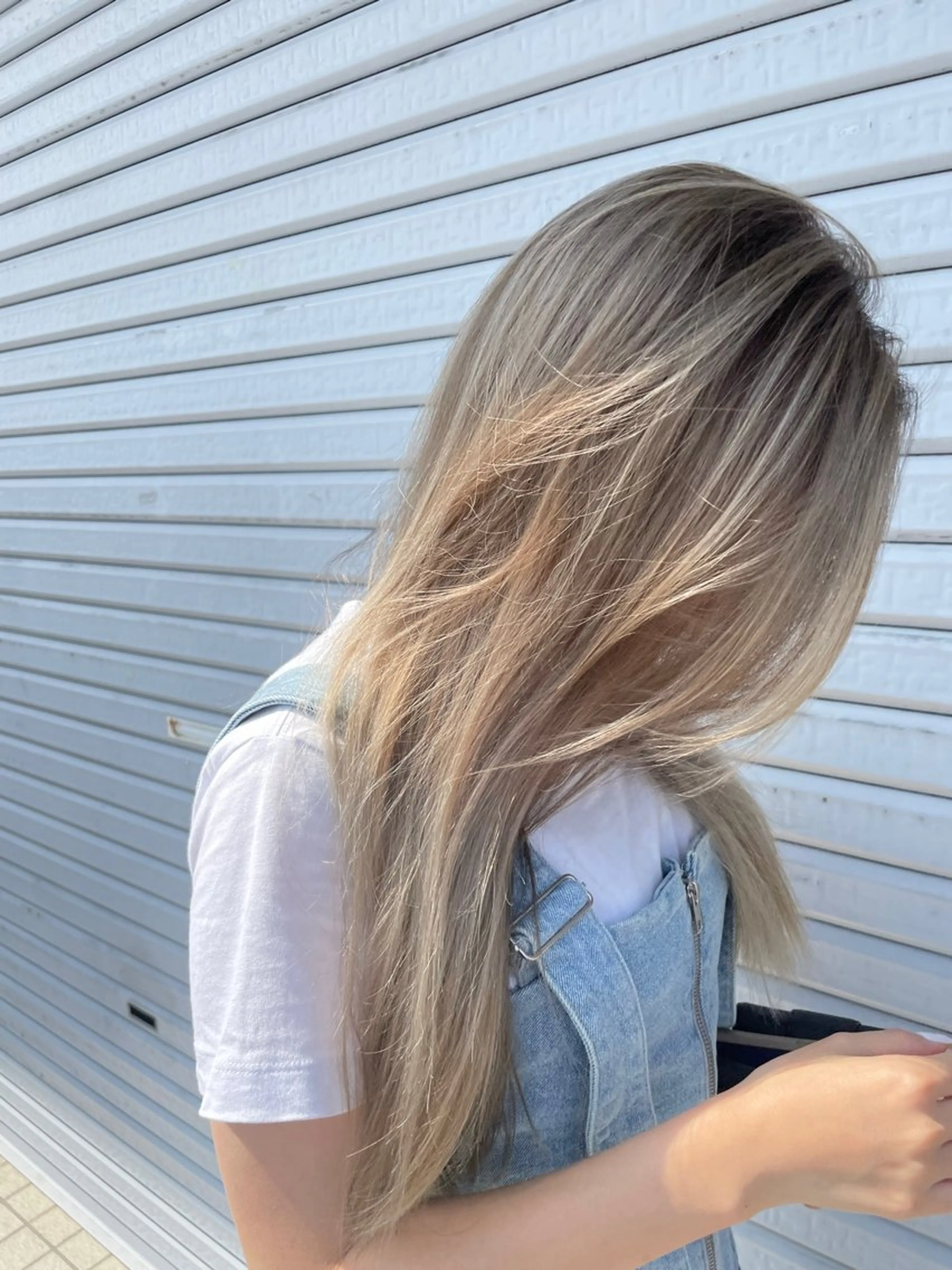 ロング ハイライト ヘアカラー 杉山 亜未のヘアスタイル