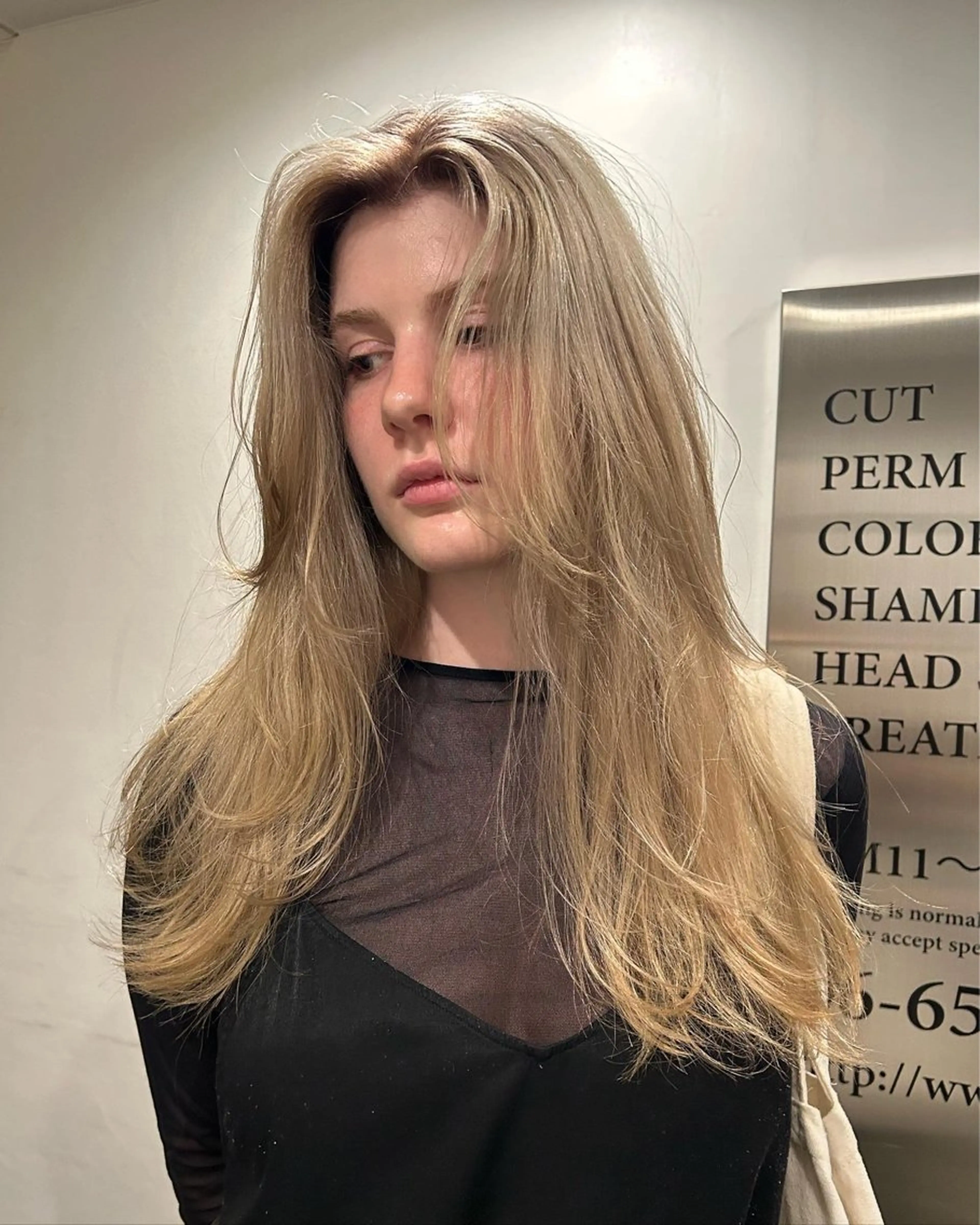 ロング カラー ブリーチ ブロンド hen所属・心斎橋/レイヤー/ ブリーチ/モエのヘアスタイル