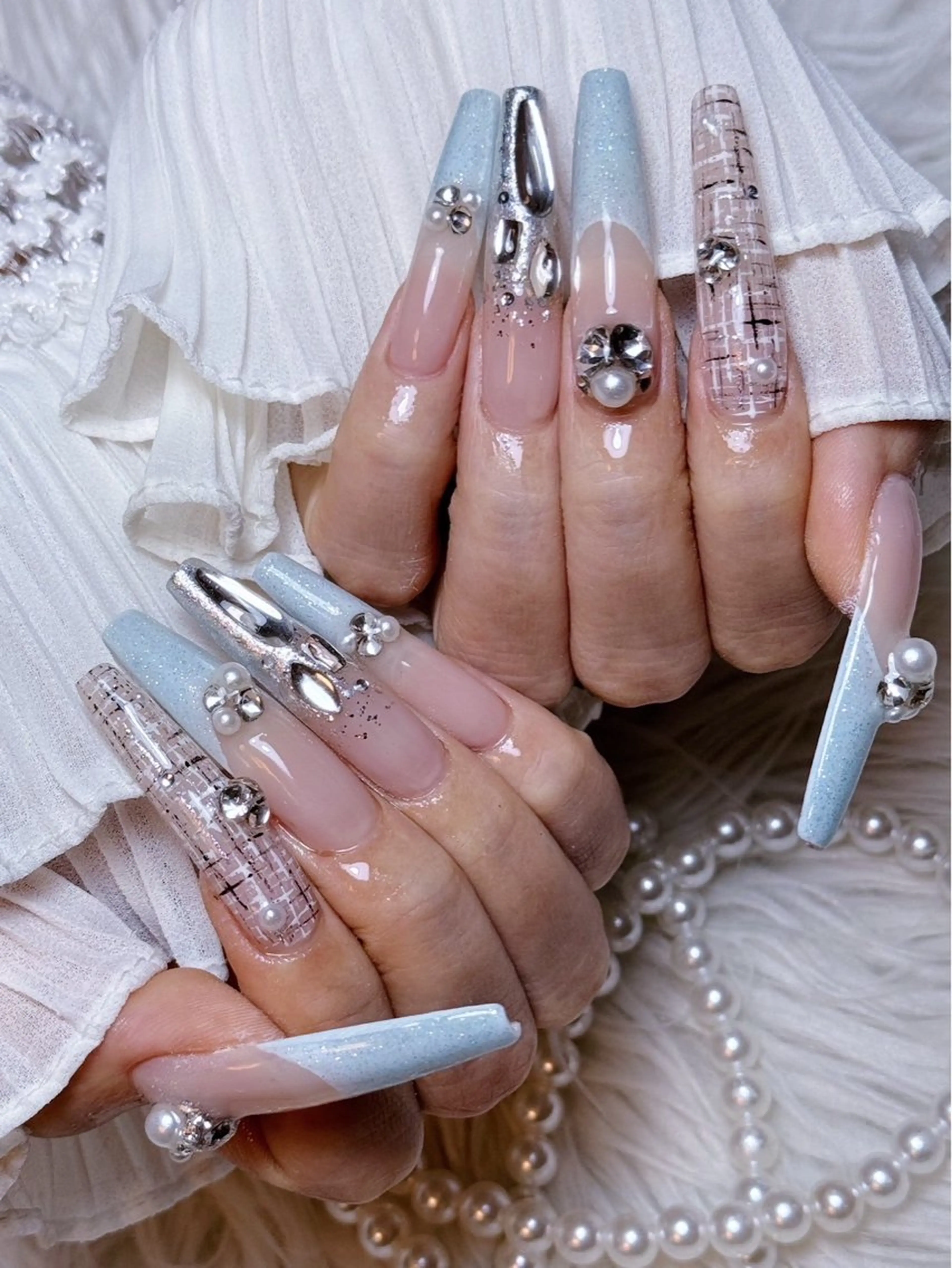 ネイル ロングネイル ネイルチップ ハンドネイル 🌈Yun nail hyejin💋のネイルデザイン