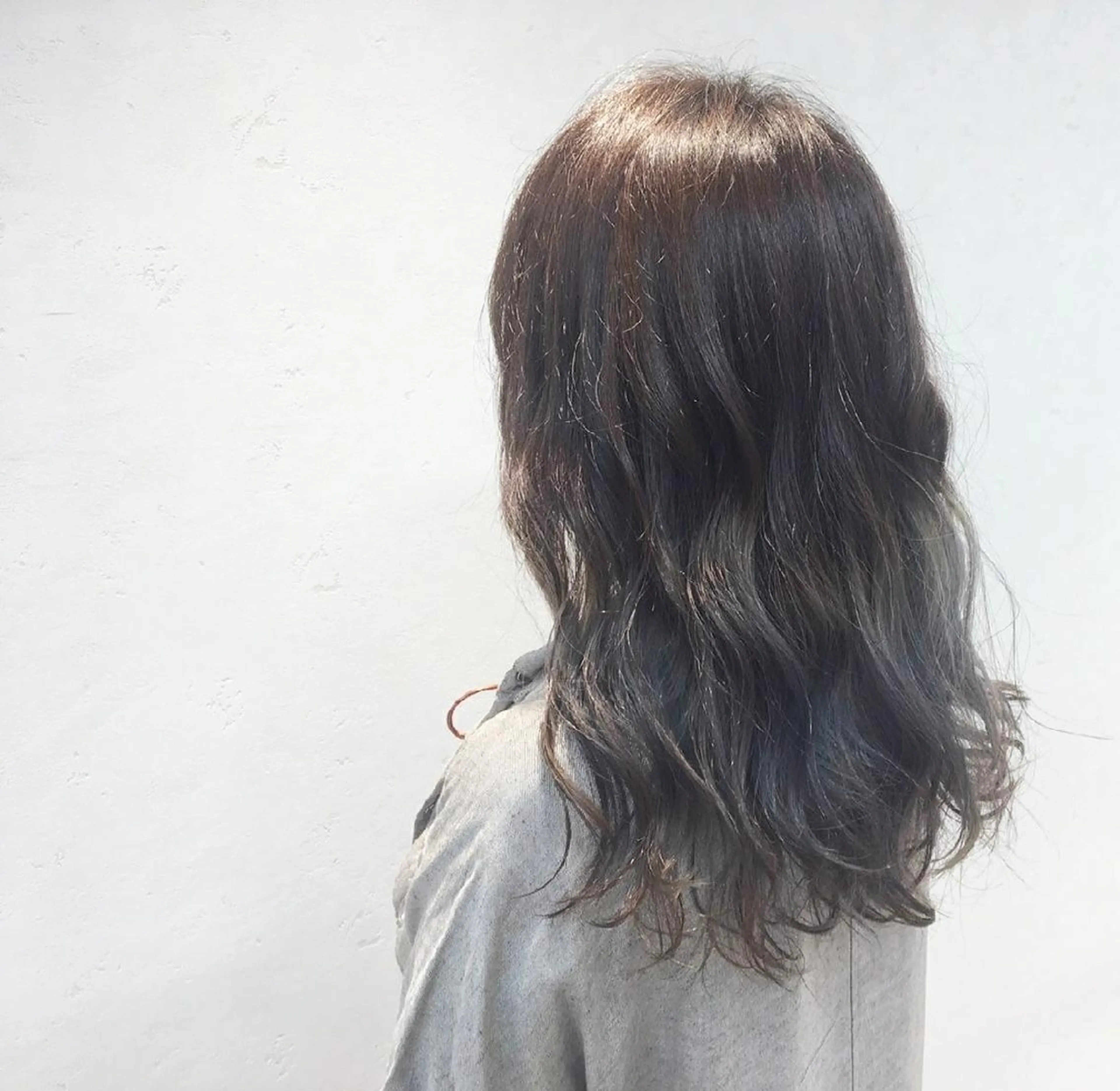 カラー グラデーションカラー 透明感ハイライト◎ 伊藤夏海のヘアスタイル