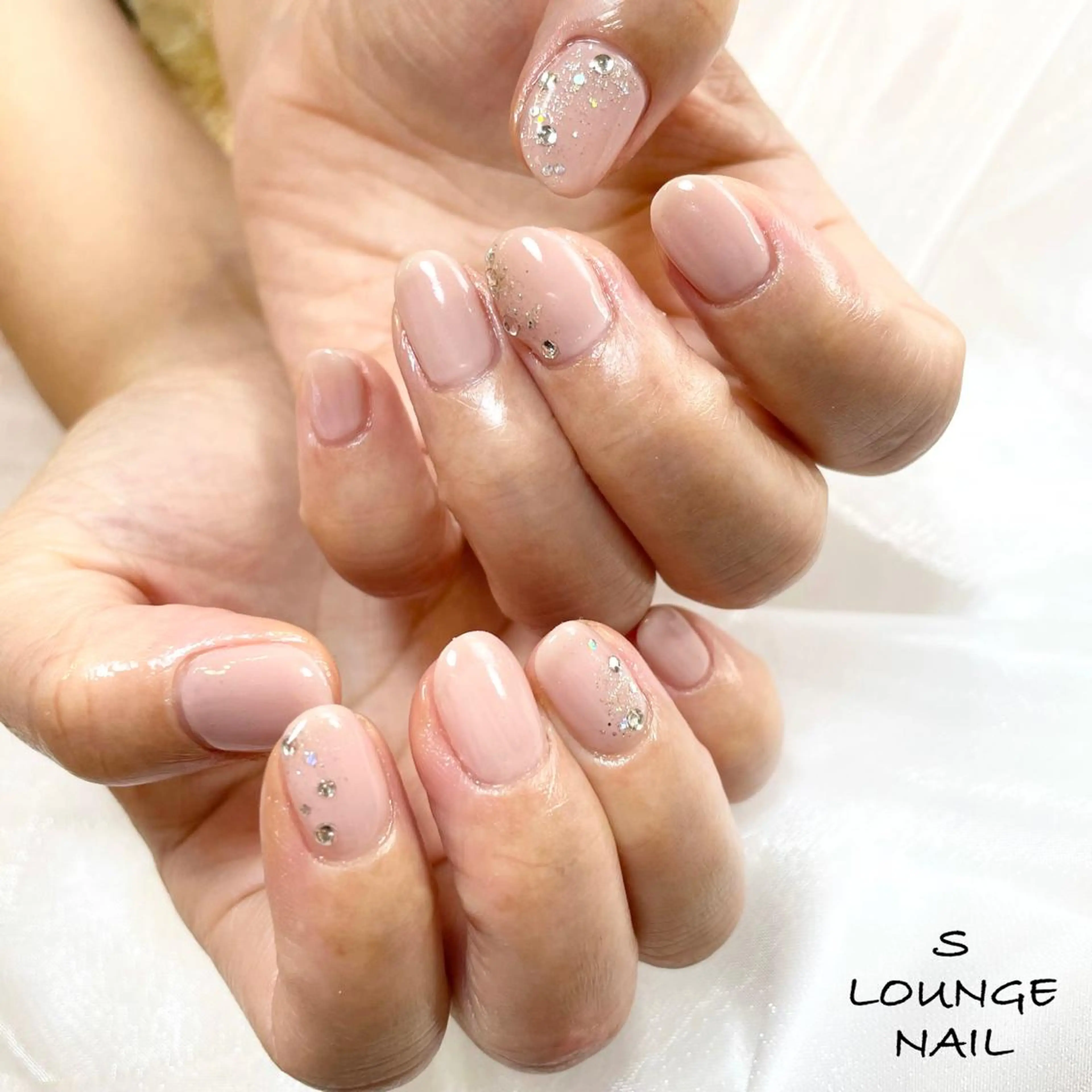 ネイル シンプルネイル ハンドネイル フットネイル S LOUNGE NAIL所属・パーツたくさん🍓 SUMIのネイルデザイン