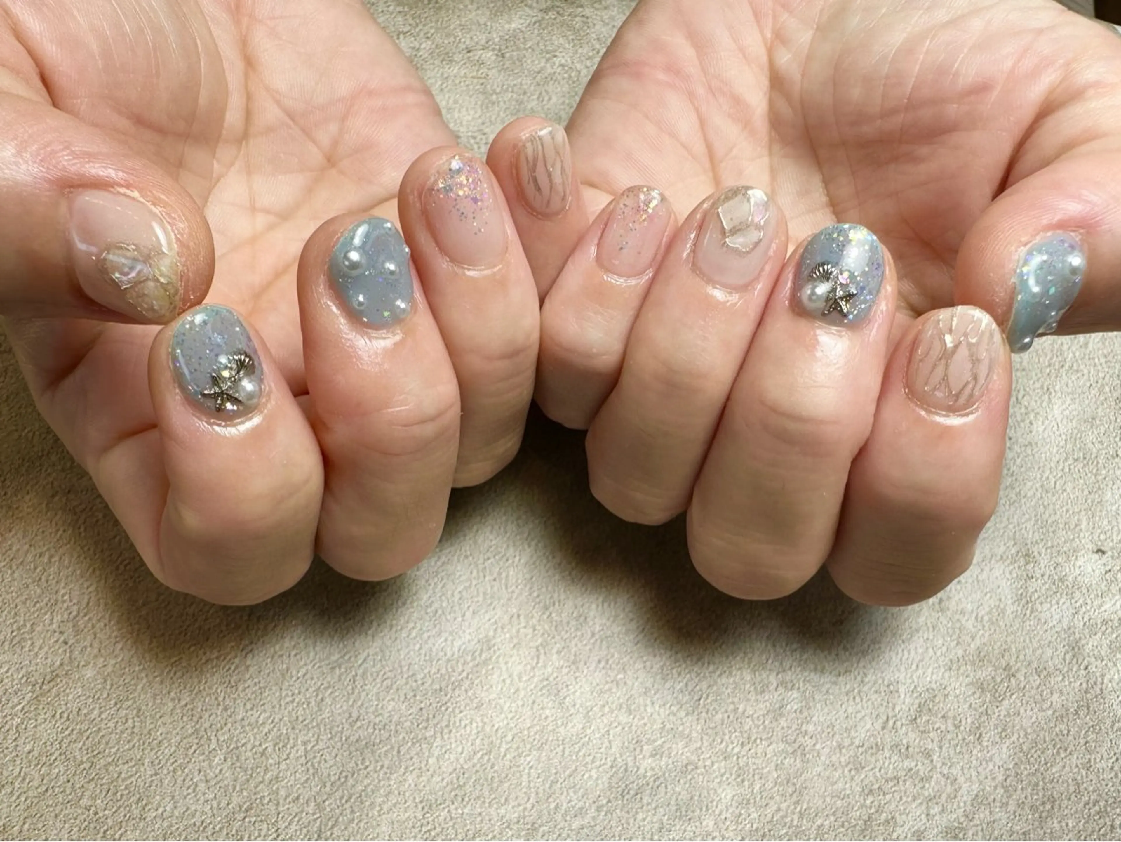 ネイル キラキラネイル nailroom Anmie.のネイルデザイン