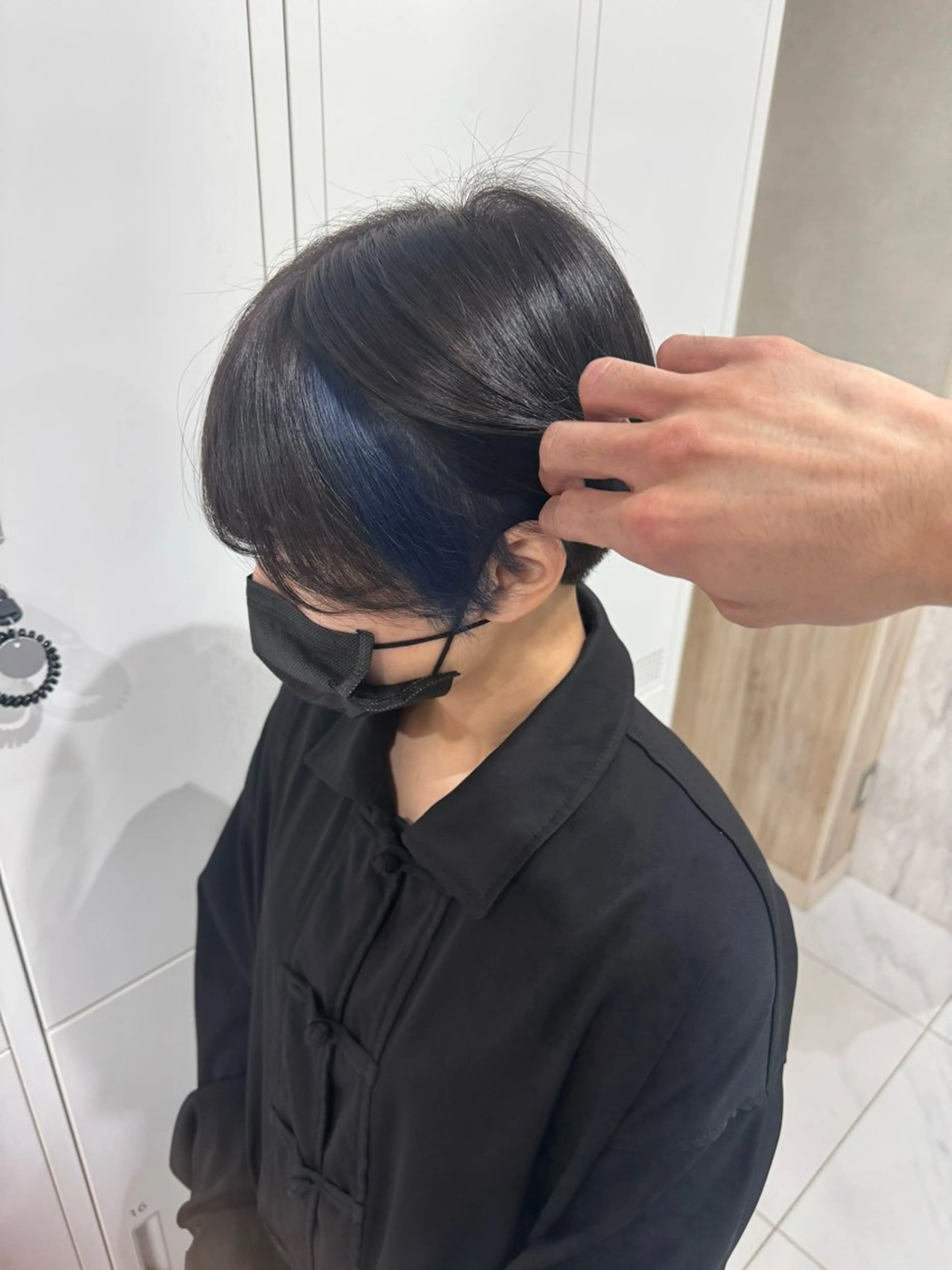 ショート カラー ブルーカラー イヤリングカラー インナーカラー 山脇 聖竜のヘアスタイル