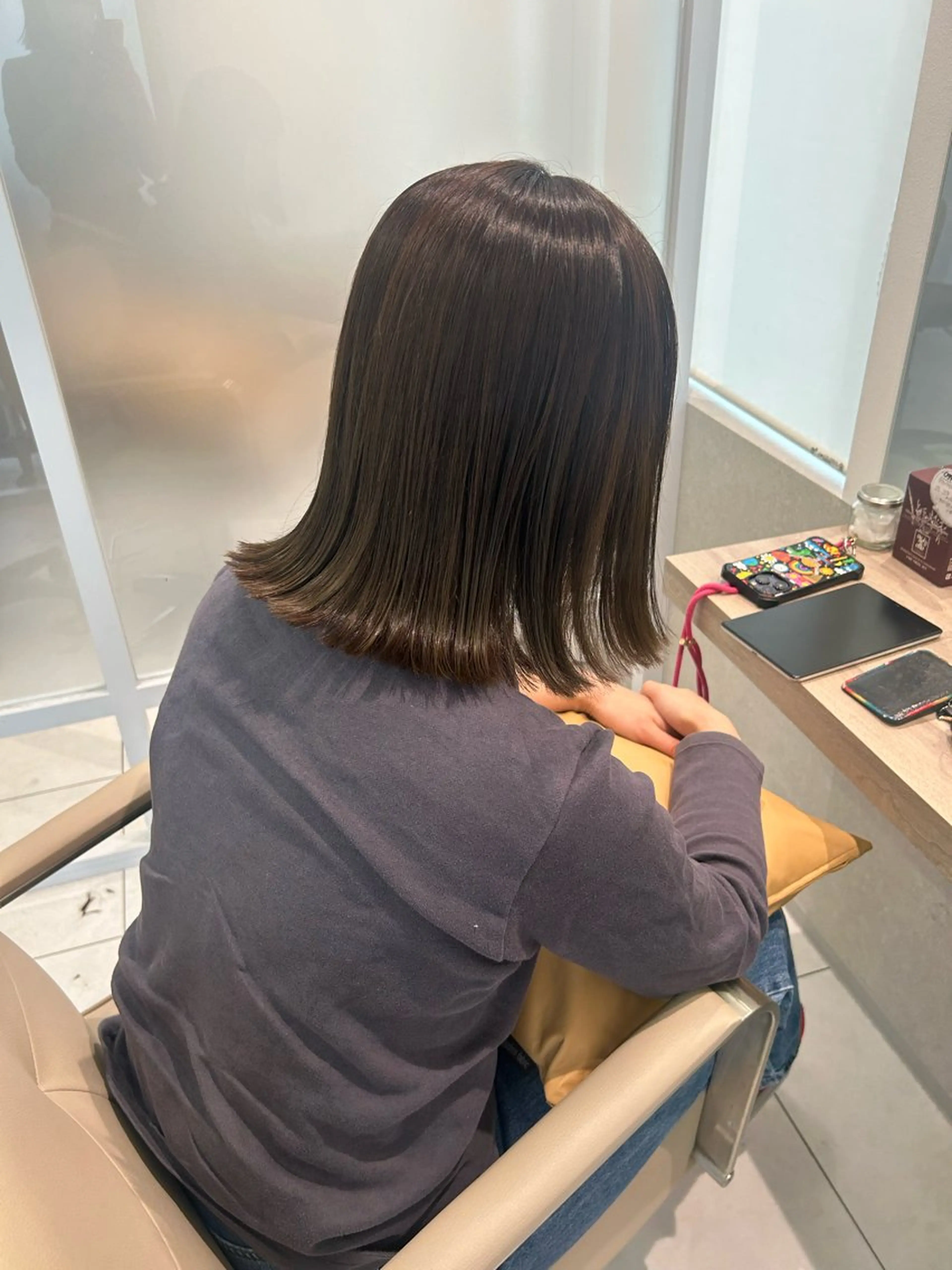 ミディアム カラー カット ヘアカラー トリートメント オリーブ/アッシュ やわらか透明感カラーのヘアスタイル