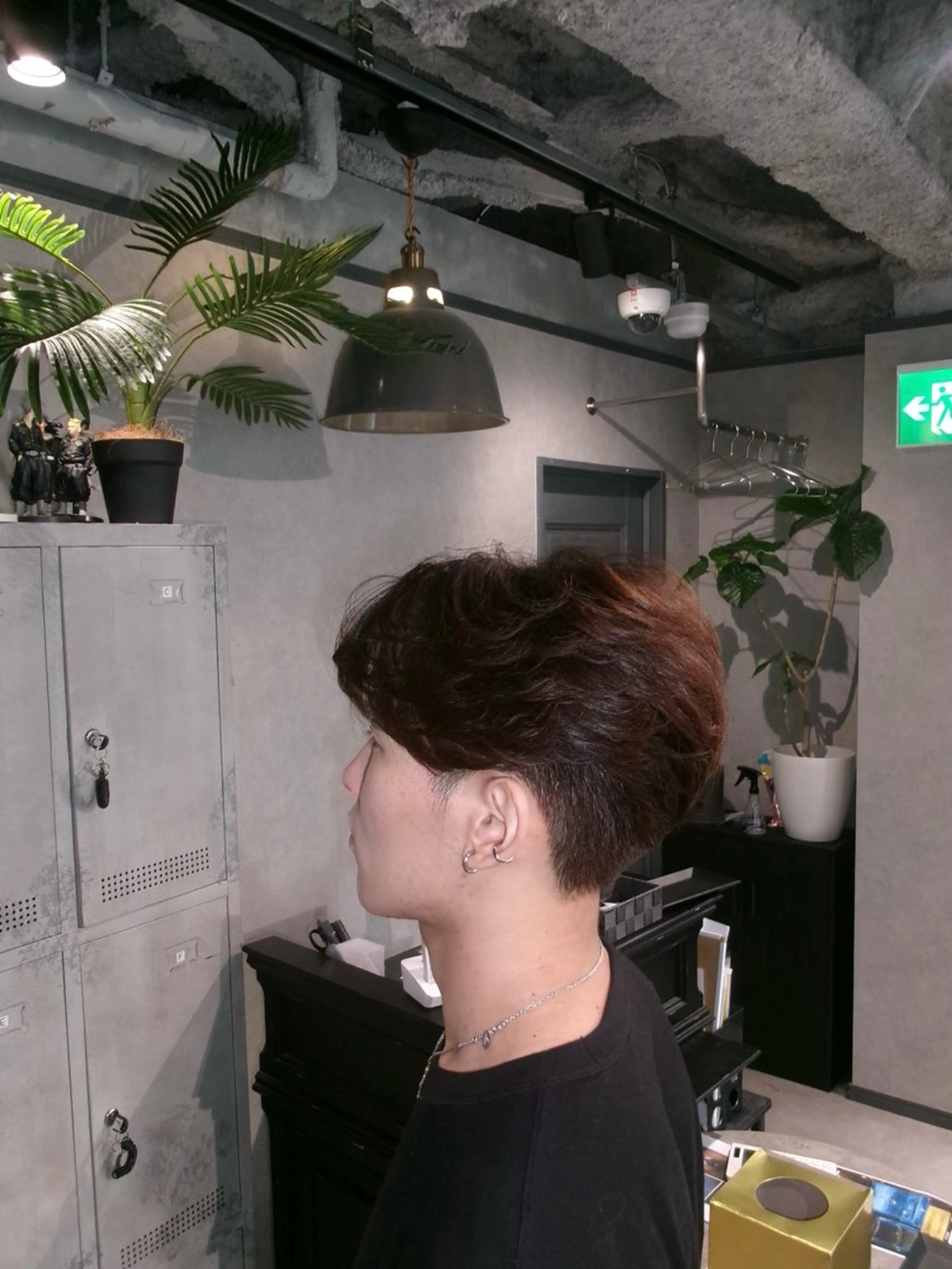 カラー メンズ カット ヘアカラー 韓国特化🇰🇷愁斗 センターパートパーマのヘアスタイル