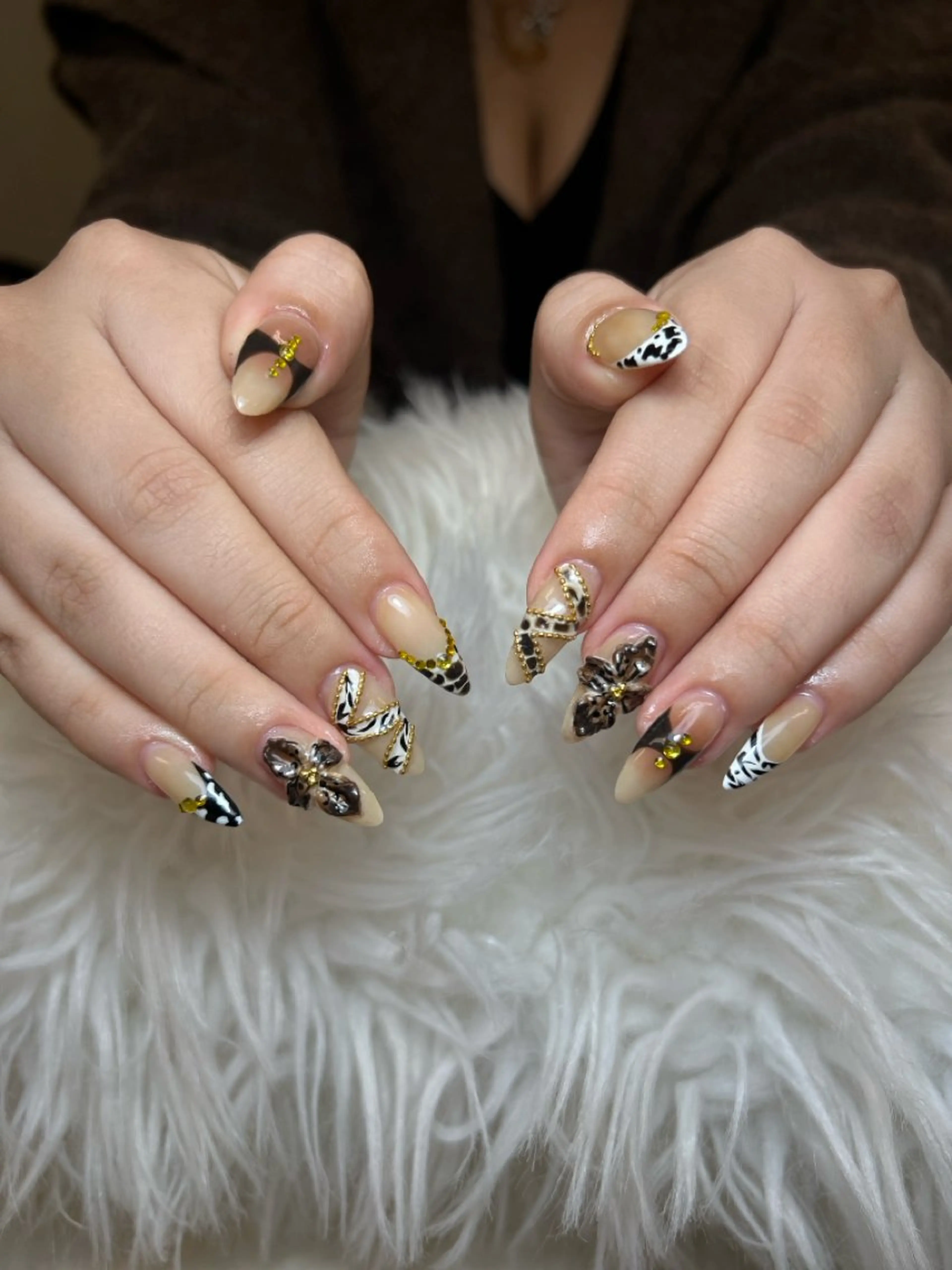 ネイル アートネイル オーロラネイル チークネイル 長さ出し フットネイル ハンドネイル ハンドケア Noiranail_ studio所属・Noiranail_ studioのネイルデザイン