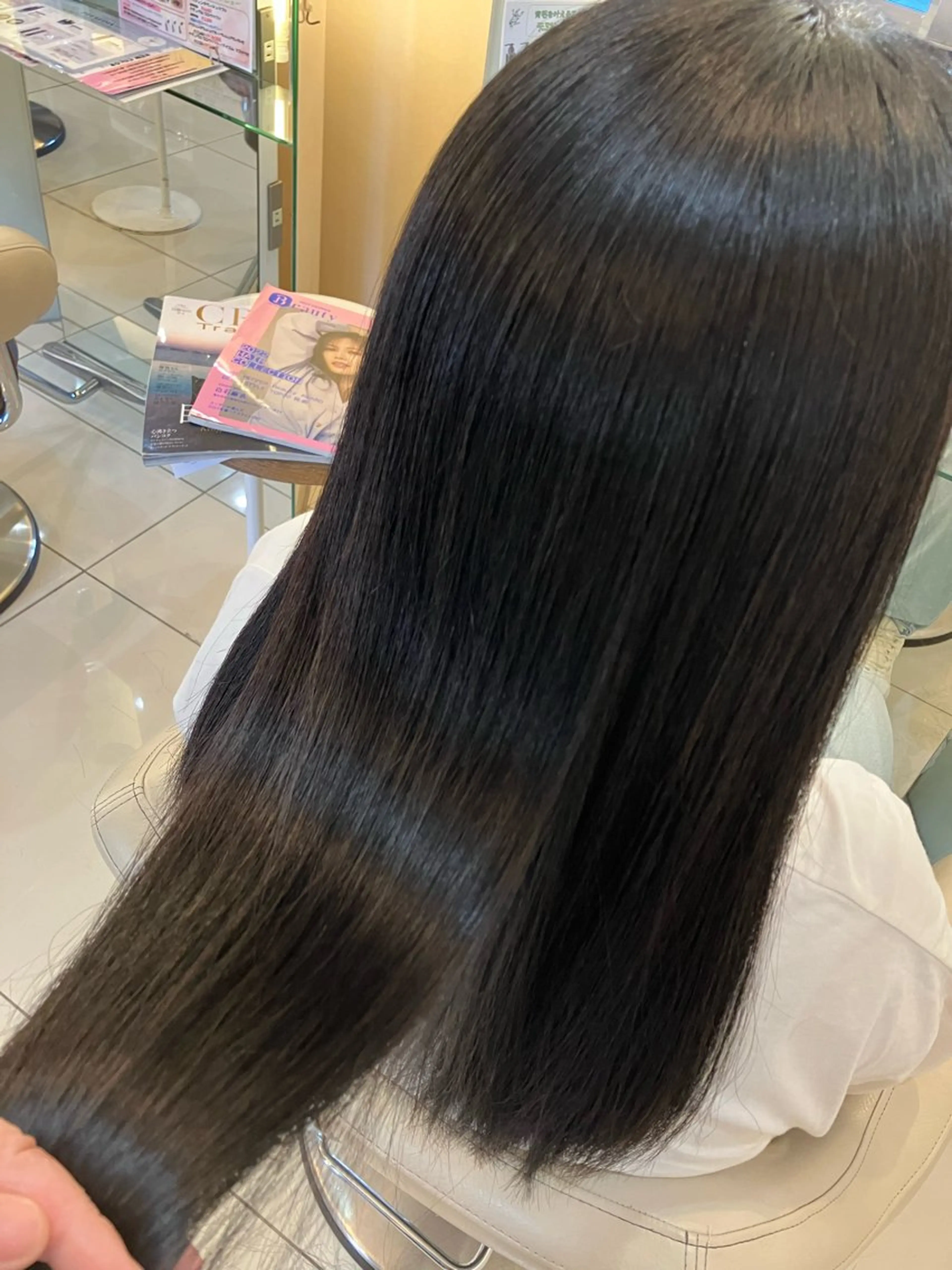 セミロング 縮毛矯正 yukari 艶髪ヘアのヘアスタイル