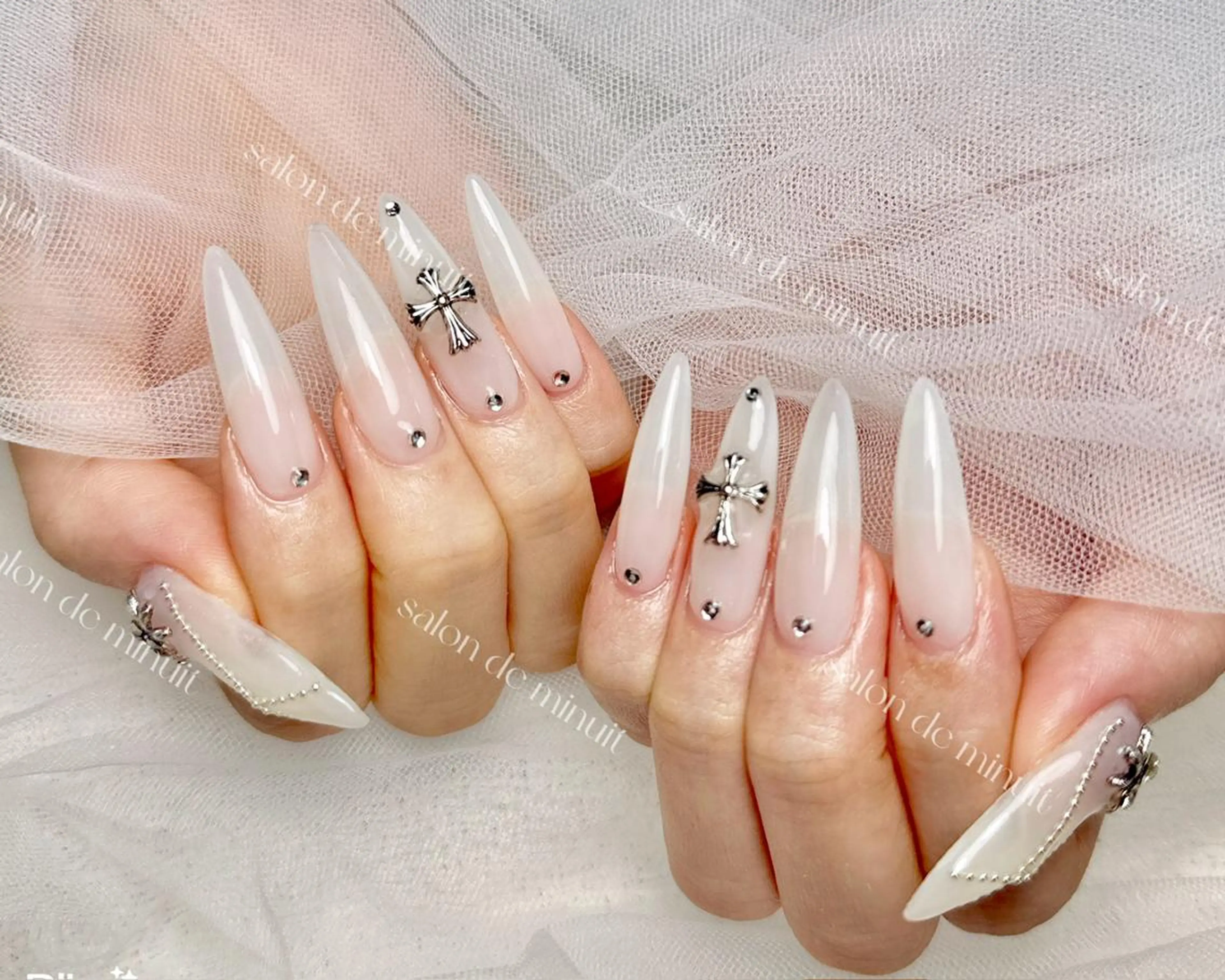 ネイル Salon de Minuit🦩のネイルデザイン