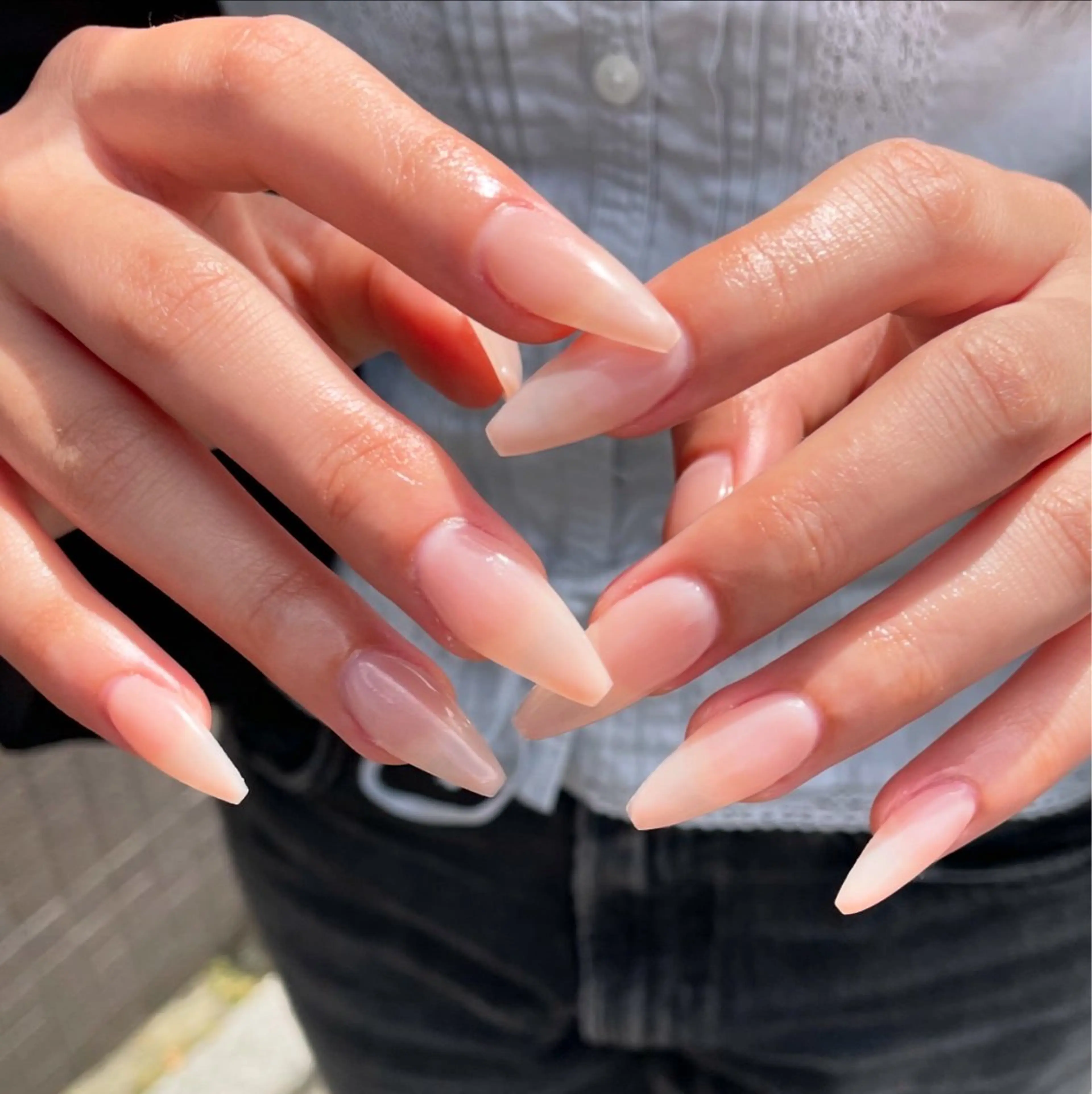 ネイル オフィスネイル ワンカラーネイル ピンク ピンクベージュ シンプルネイル ハンドネイル ハンドケア 🎀NAIL🎀 AI🪄︎︎◝✩のネイルデザイン