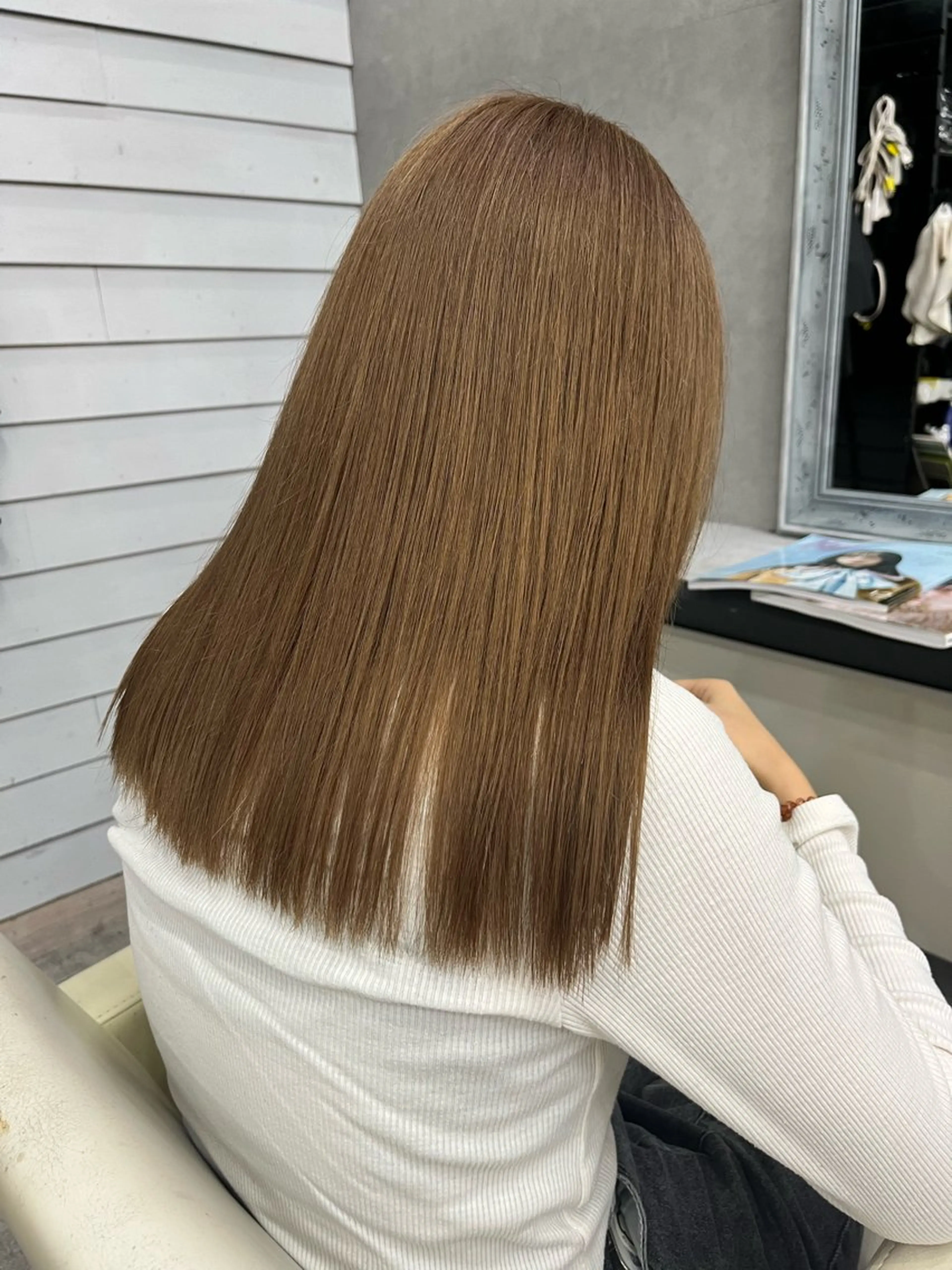 ミディアム カラー ベージュカラー ブリーチ ミルクティーベージュ ヘアカラー トリートメント 柔らかいヘアカラー 大成のヘアスタイル