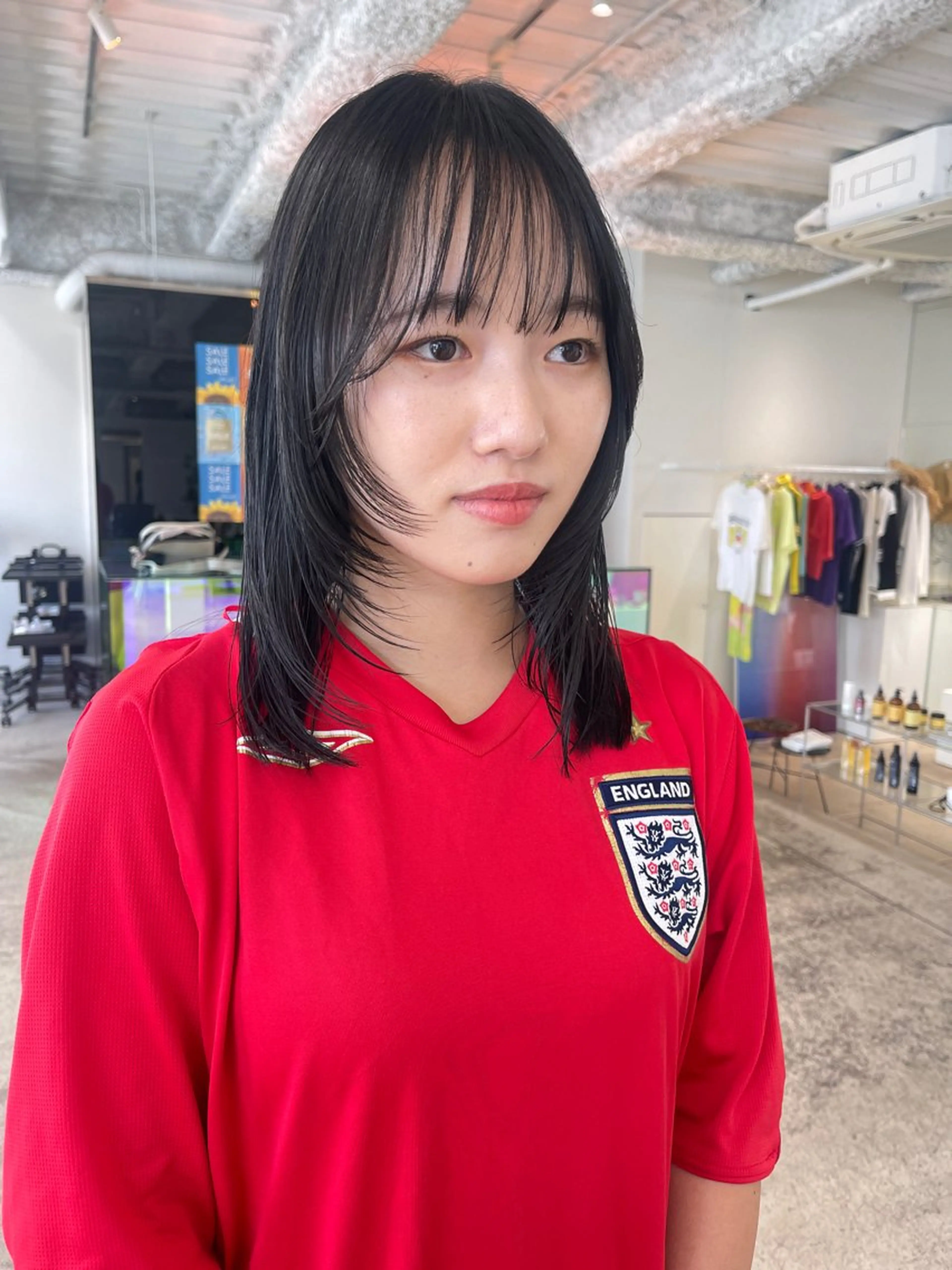 ミディアム レイヤーカット カット パーマ oma　袮次金 鈴香のヘアスタイル