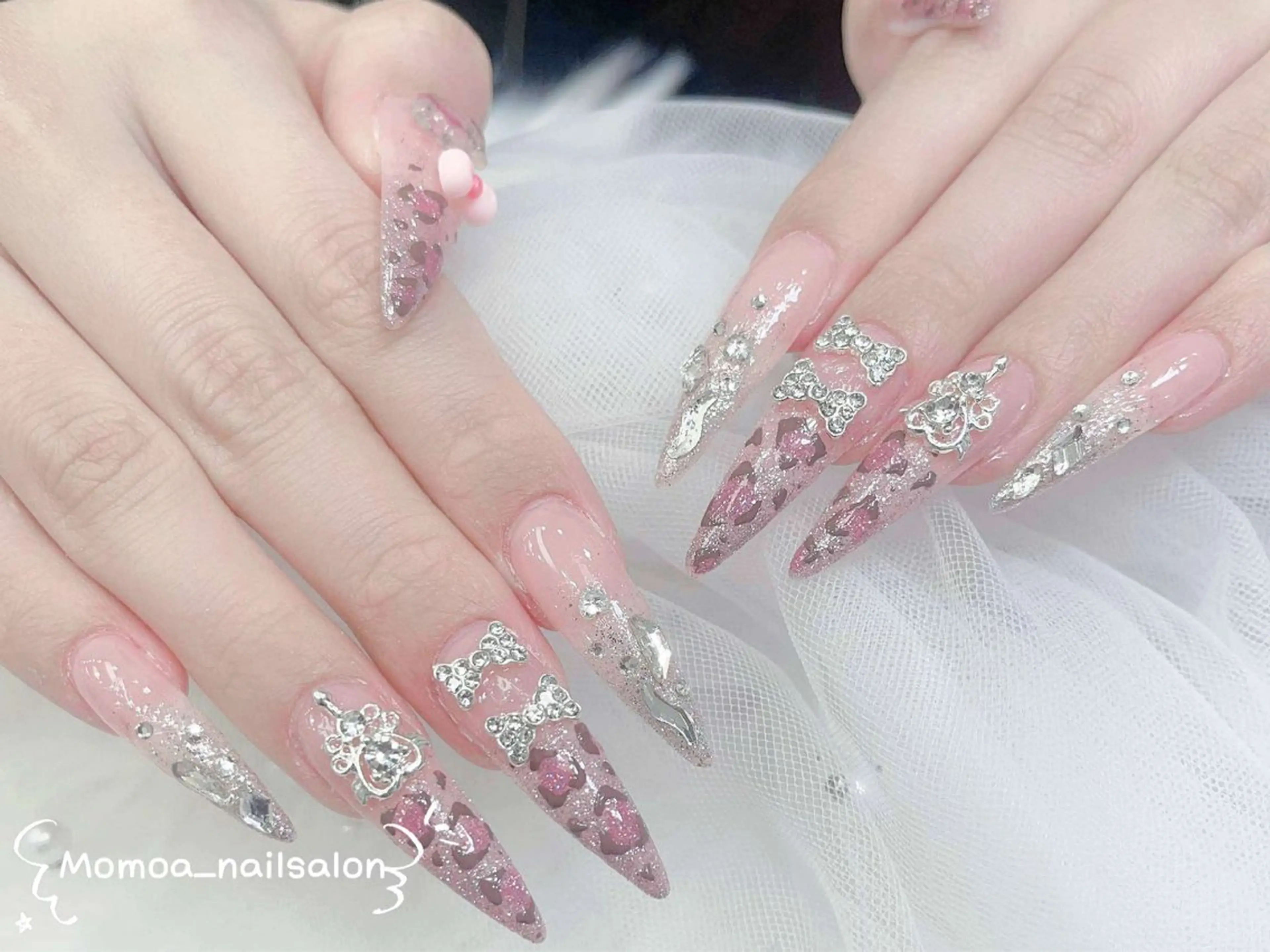 ネイル ハロウィン キラキラネイル 韓国ネイル スカルプネイル ハンドネイル MoMoA Nail ネイル長さ出し専門店のネイルデザイン