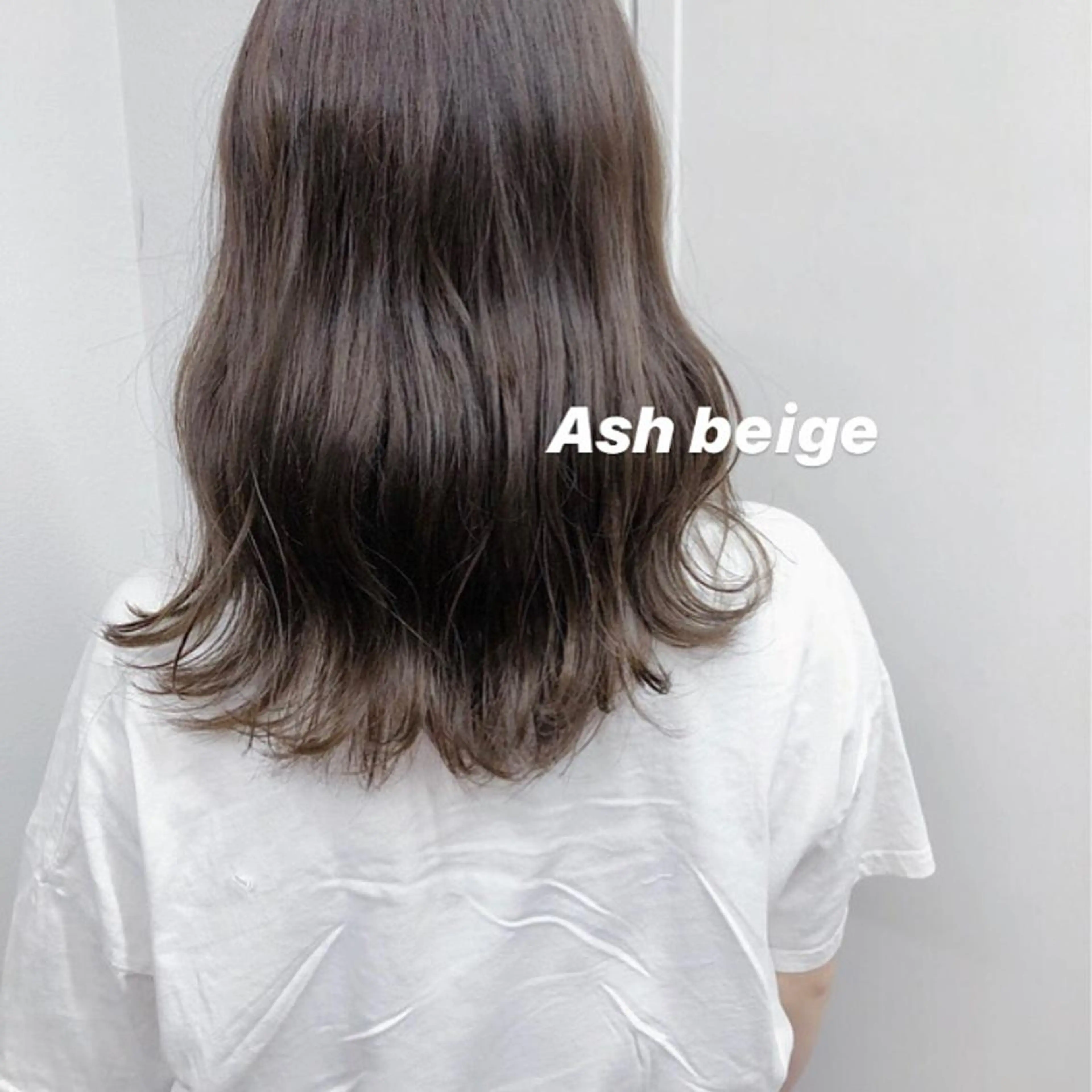 セミロング カラー アッシュ ベージュカラー レイヤーカット🎀 kanaのヘアスタイル