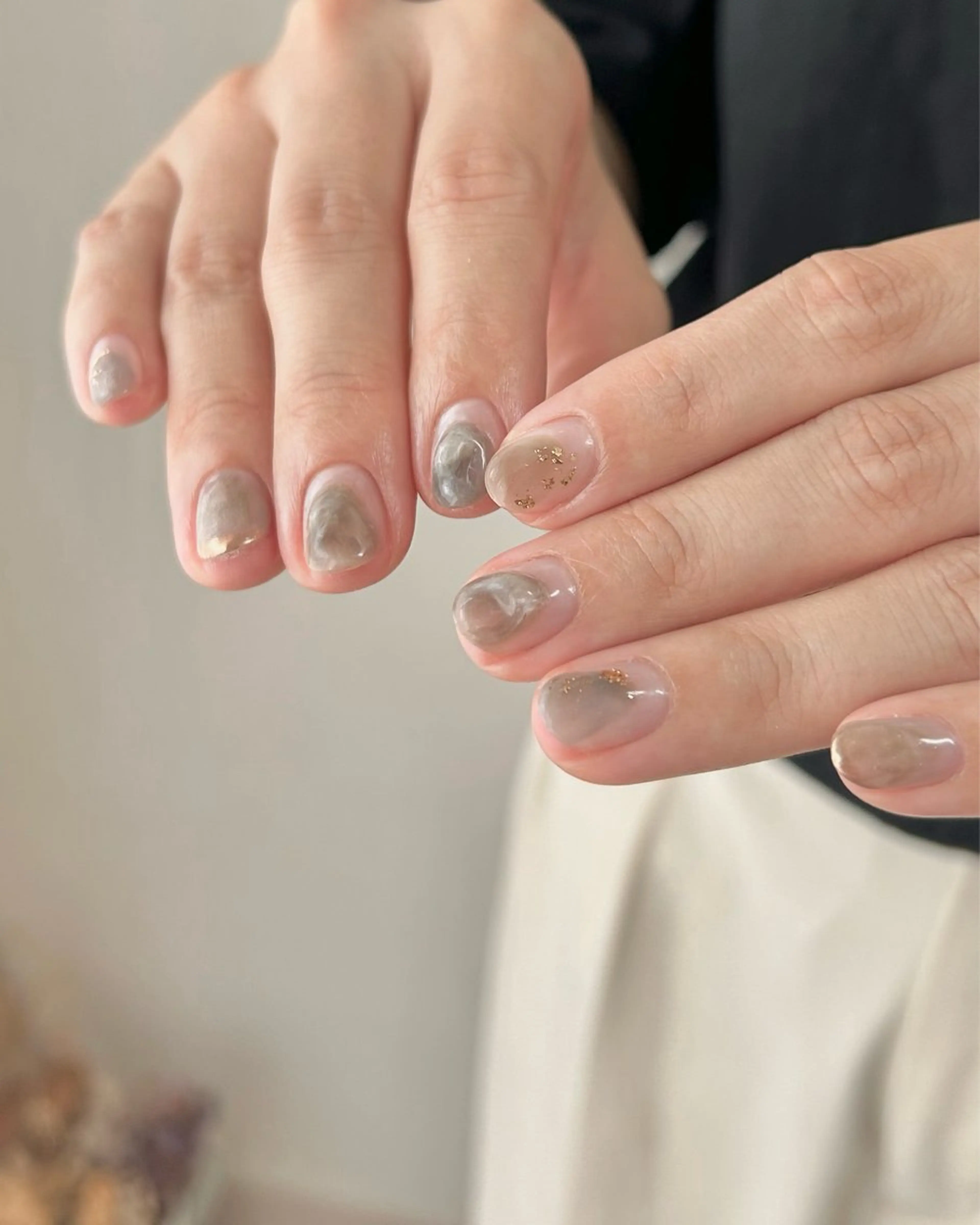 ネイル オーロラネイル ジェルネイル キラキラネイル ニュアンスネイル オフィスネイル 𓂃toi. 儚げnuanceのネイルデザイン