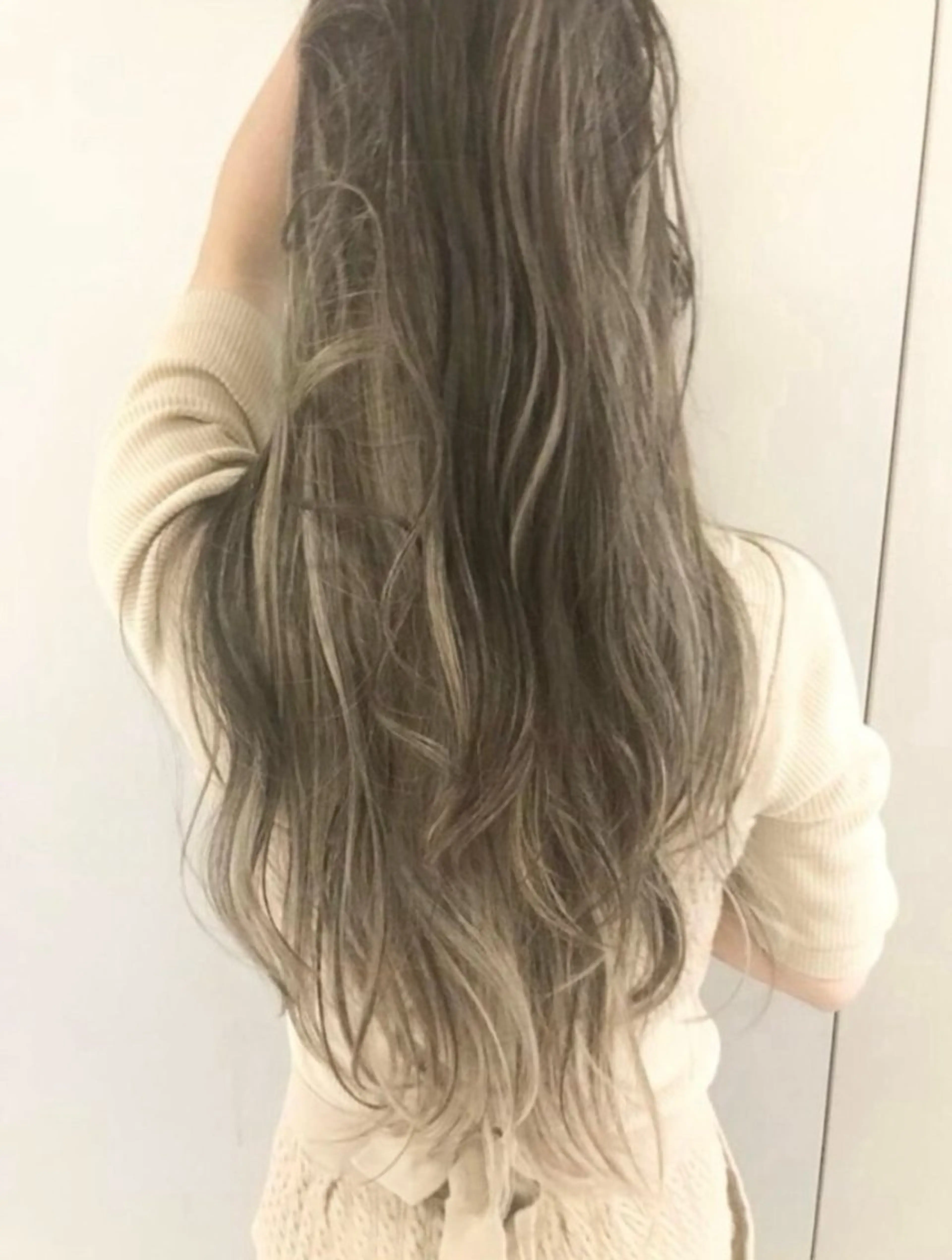 カラー グレージュ ハイライトカラー ミルクティーグレージュ カット ヘアカラー トリートメント ヘッドスパ ヘアセット grand story/colulu渋谷2号店所属・【店長】miura 🤍coluluのヘアスタイル