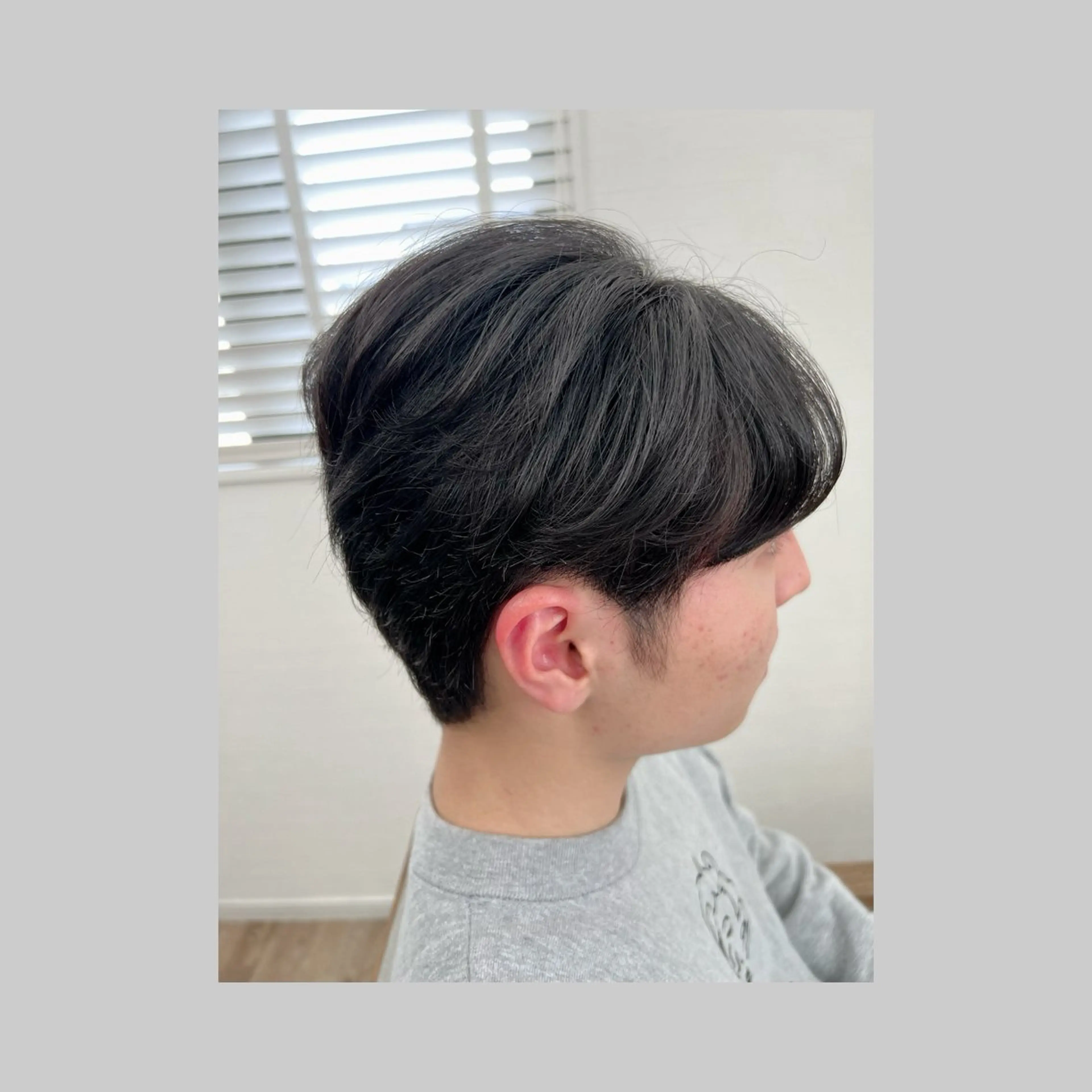 ショート メンズ センターパート 顔周りカット 🎨 yuto✨のヘアスタイル
