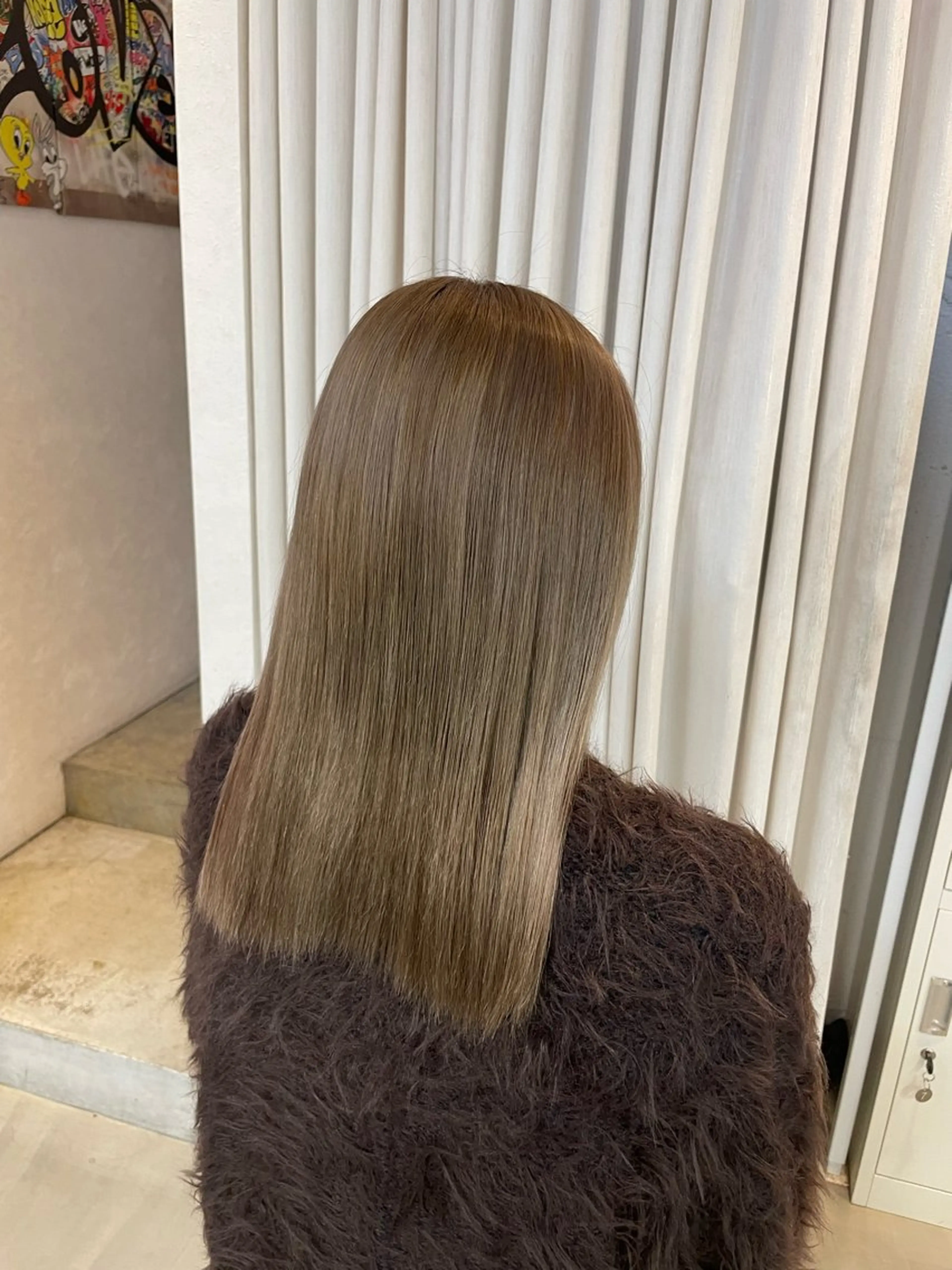 セミロング カラー ベージュカラー ミルクティーベージュ 安井まゆ _Box mico.のヘアスタイル