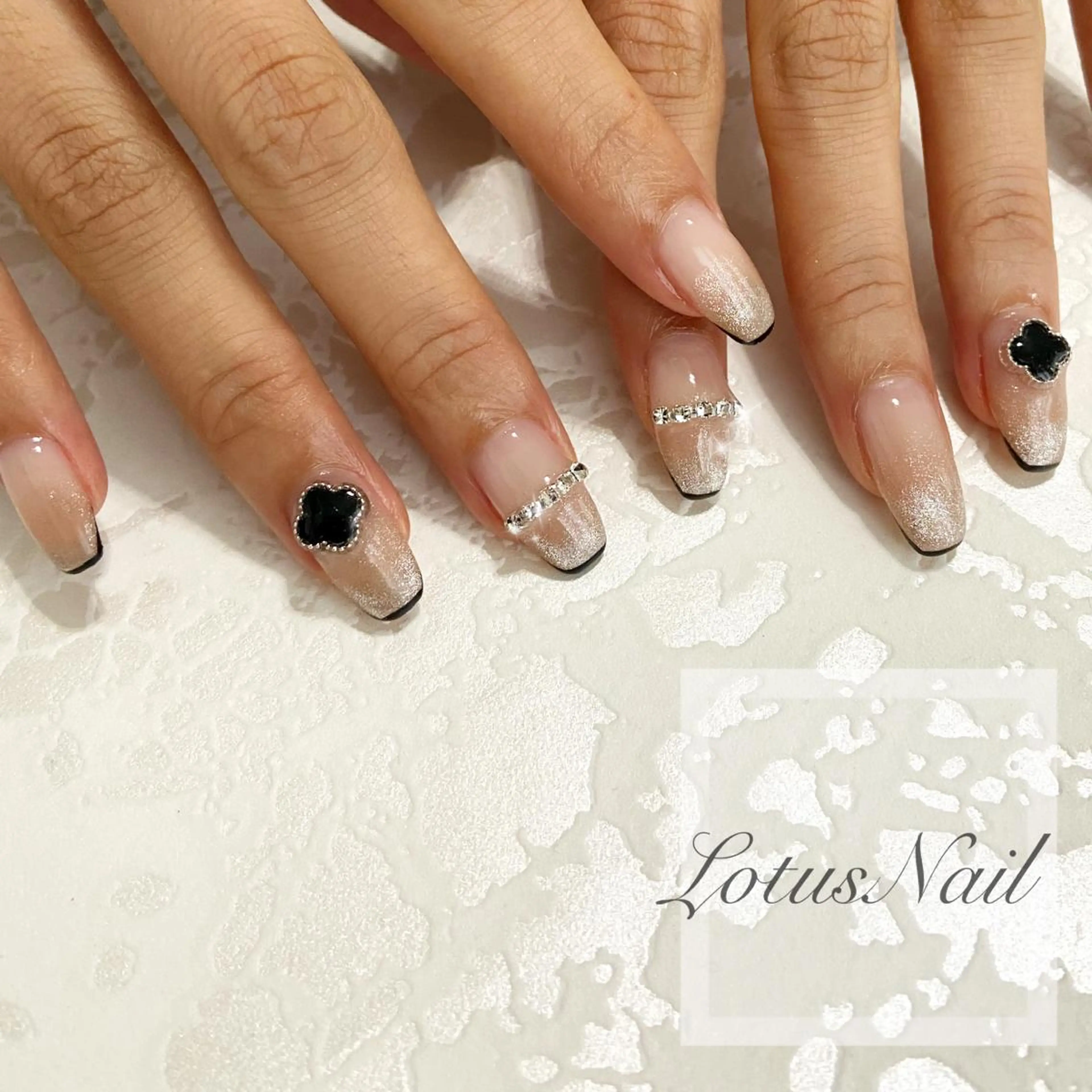 ネイル ワンホンネイル 冬ネイル ハンドネイル Lotus Nailのネイルデザイン