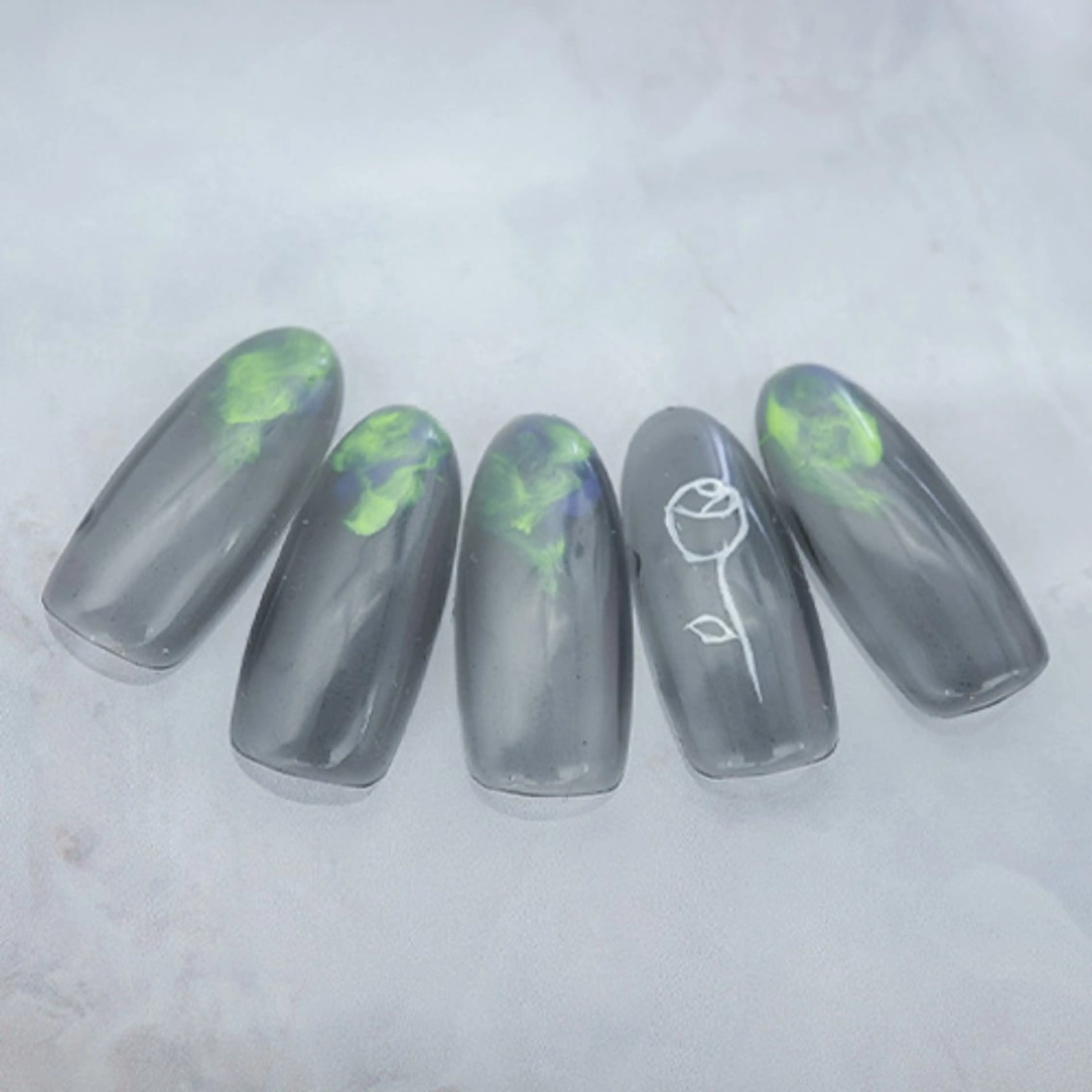 ネイル はあとねいる 盛岡青山店のネイルデザイン