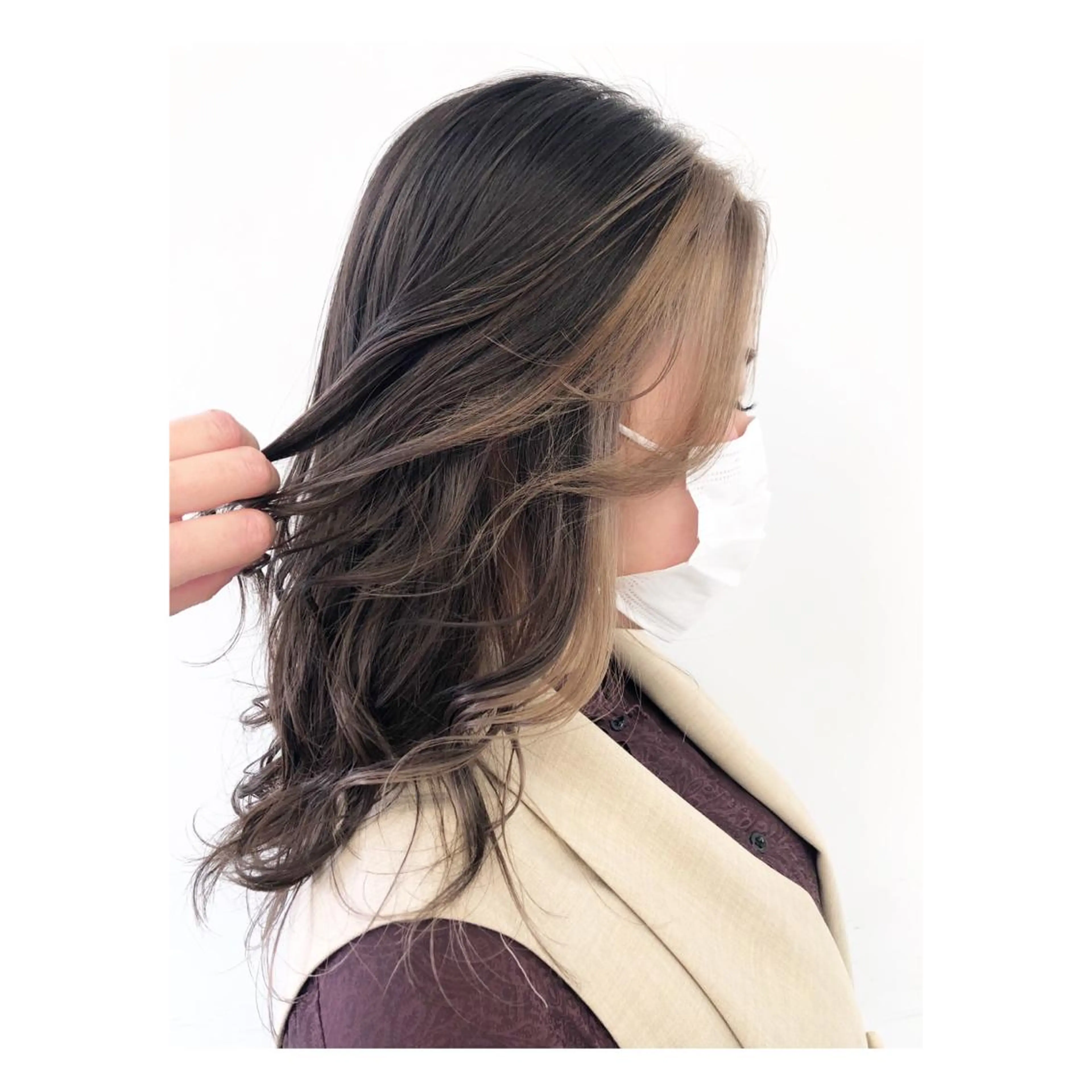 セミロング ヘアカラー あらい なつみのヘアスタイル