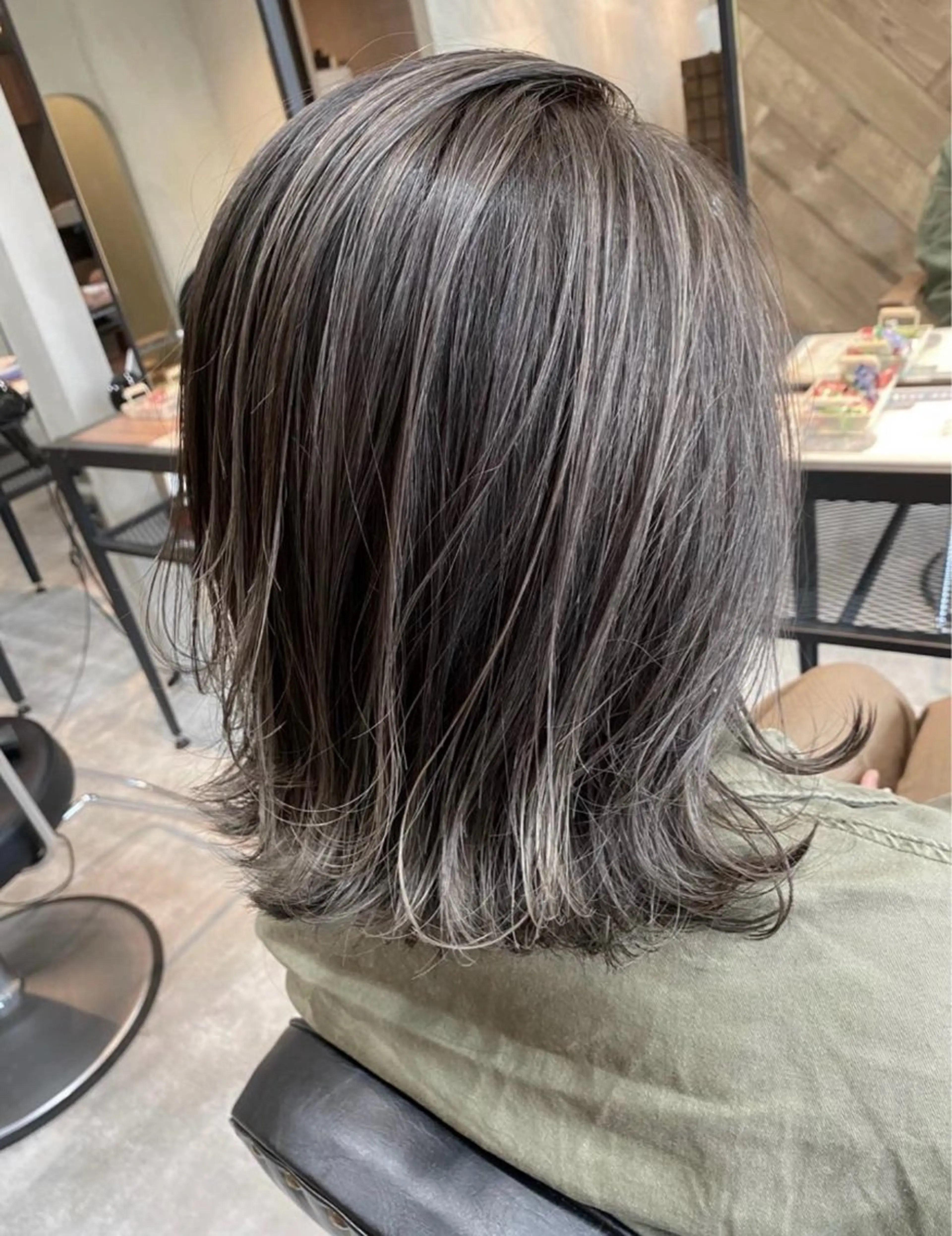 ミディアム カラー La fith hair lov.駅家店【ラフィス ヘアー ロブ】所属・Lafithhair lov. 福山駅家店のヘアスタイル