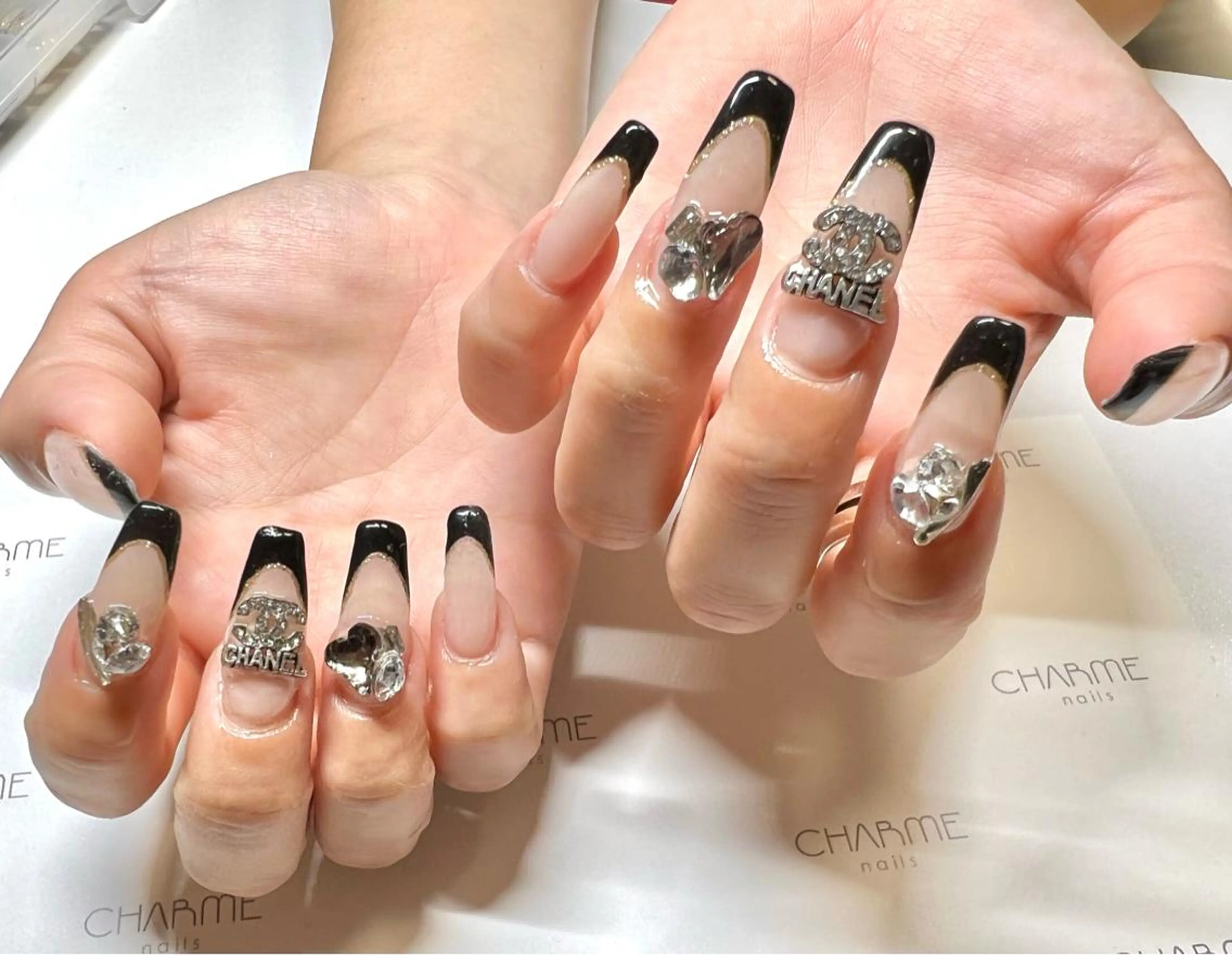 ロング ネイル ロング フレンチネイル ロングネイル スーパーロングネイル ハンドネイル CHARME 〔RINA〕のネイルデザイン