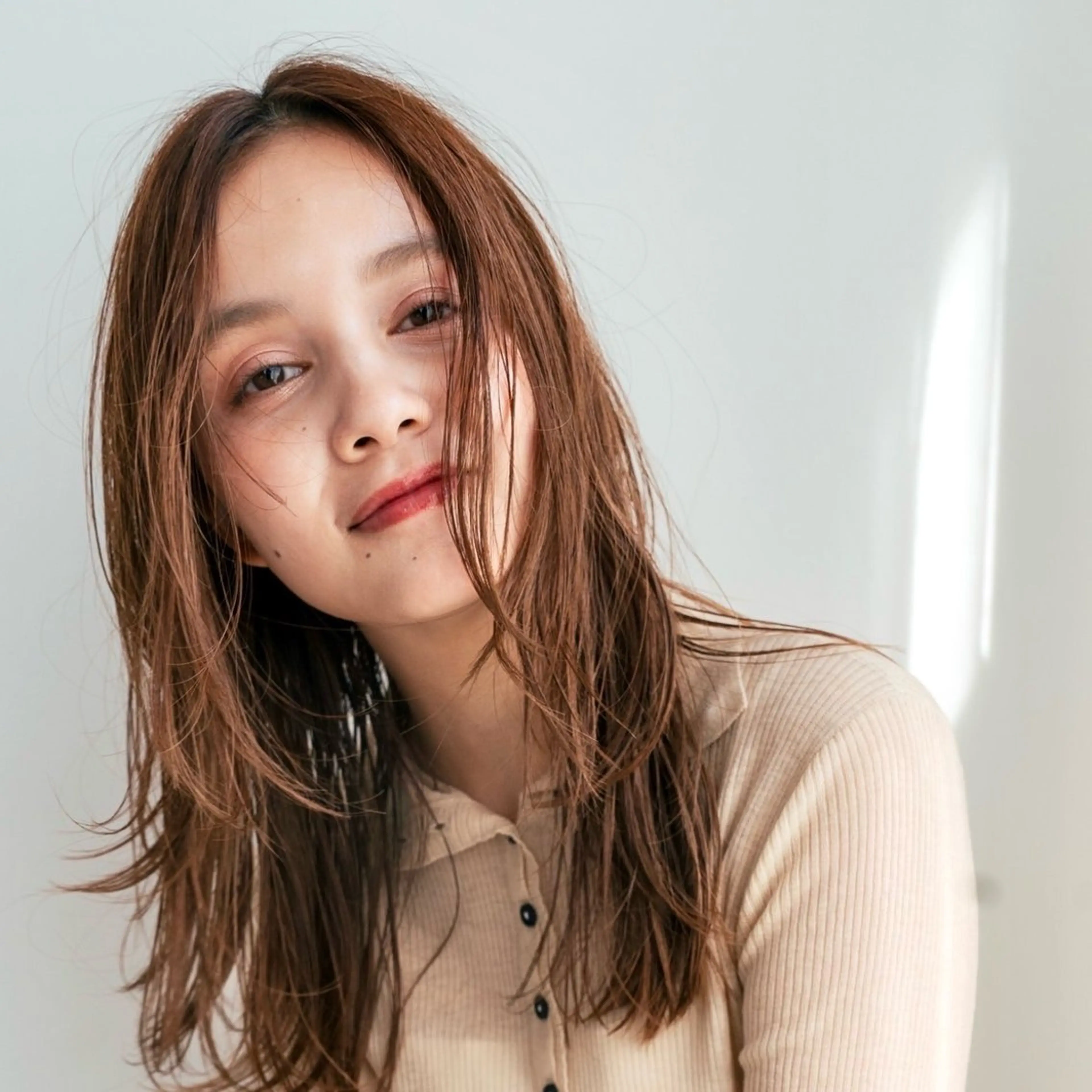 ロング YUJIN 似合わせカラーのヘアスタイル
