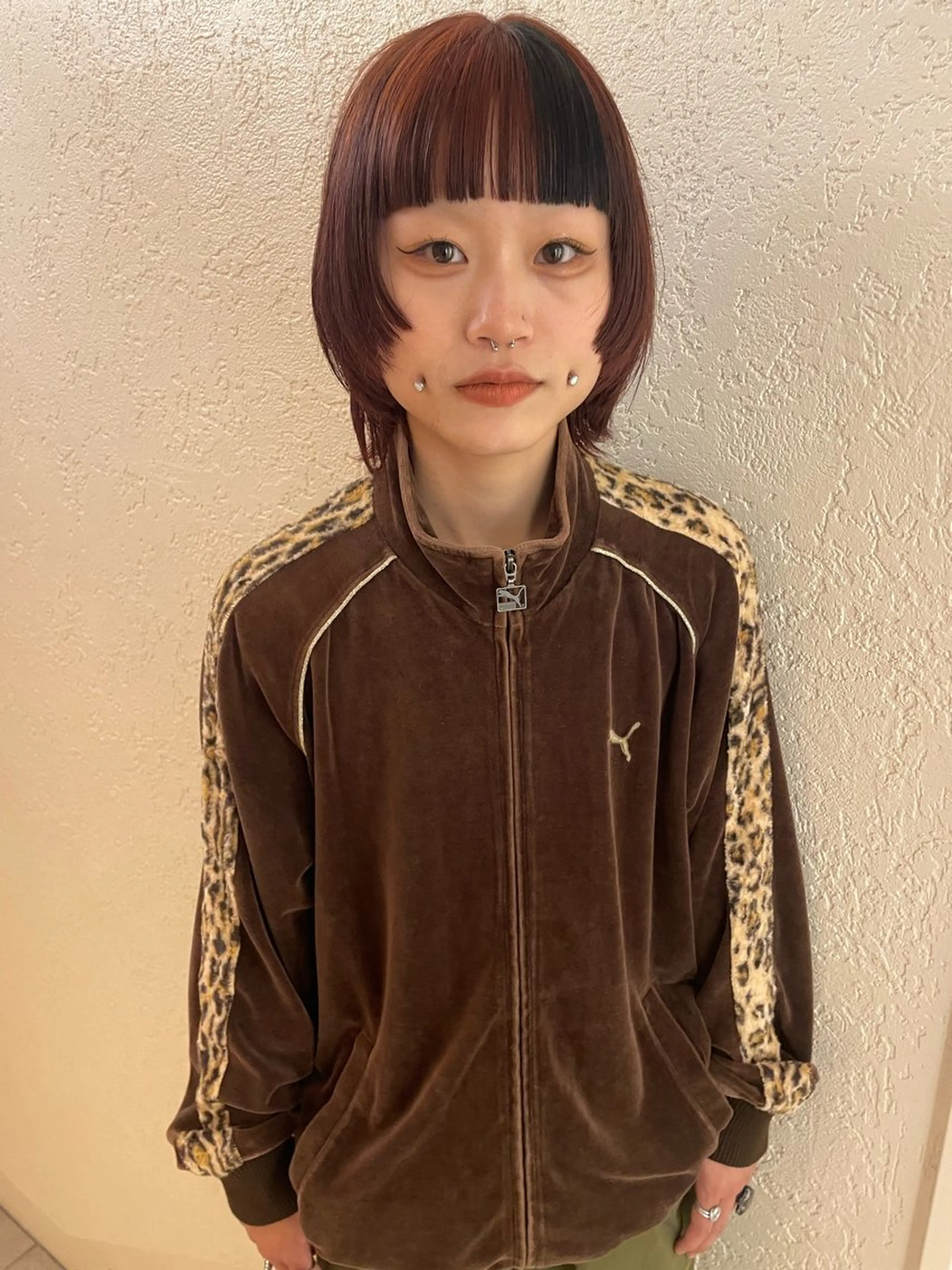 ミディアム カラー 黒髪 ブラウンカラー デザインカラー イヤリングカラー インナーカラー ヘアカラー トリートメント MIU/ルーツカラー ボブ/顔周りレイヤーのヘアスタイル