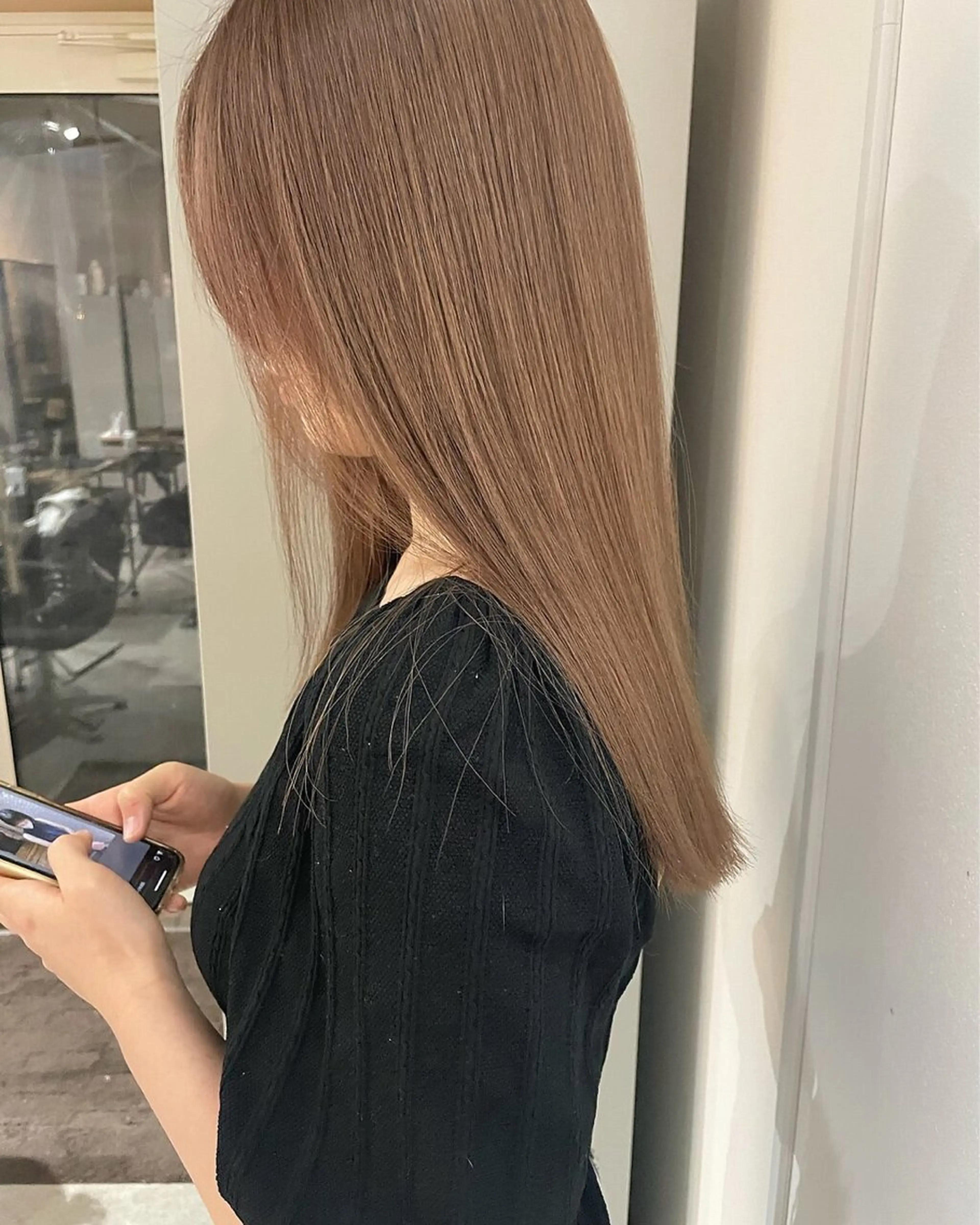 セミロング ボブ 髪質改善 韓国風ヘア レイヤーカット 縮毛矯正 suii..hair designブリーチのヘアスタイル