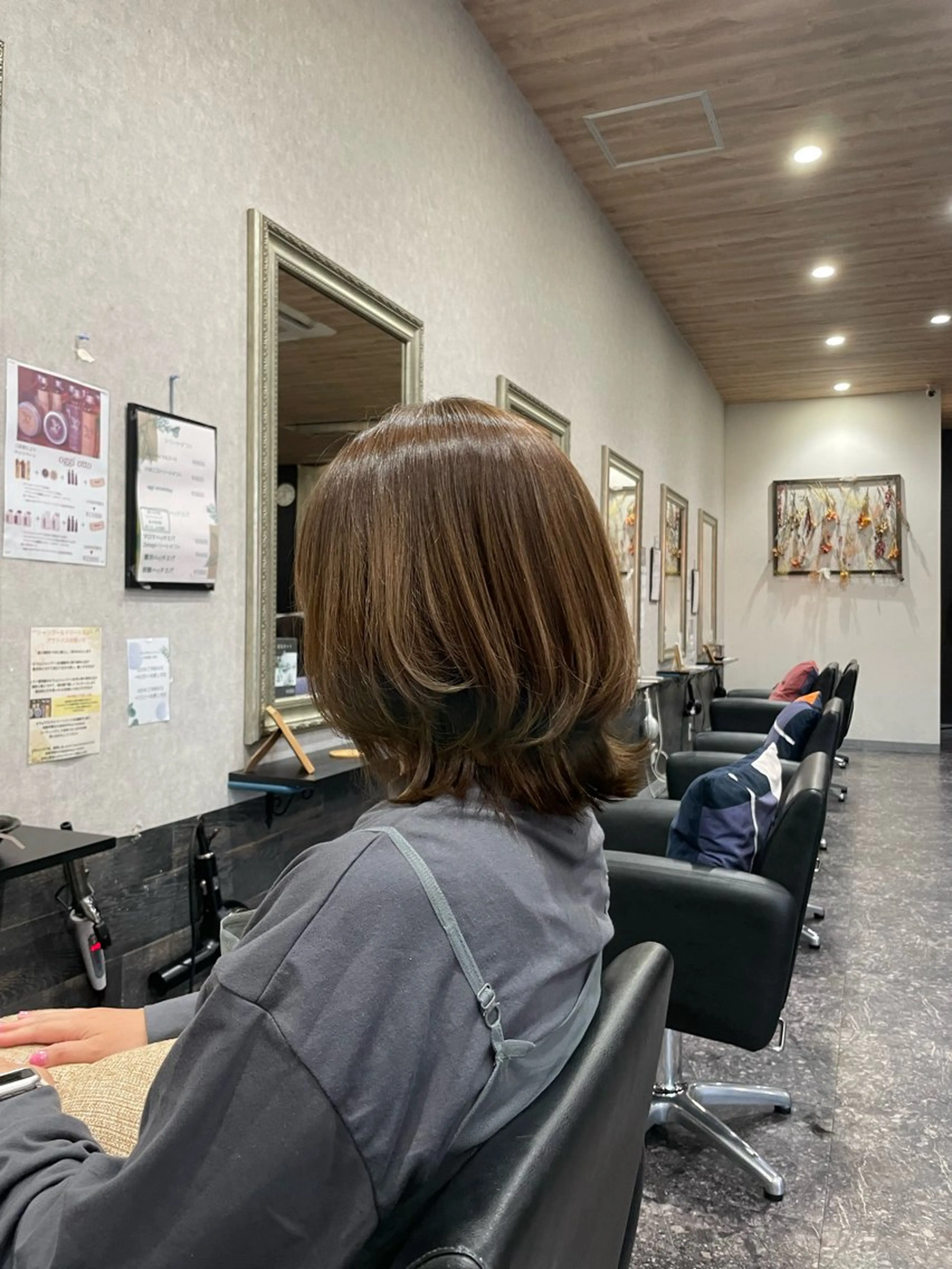 前髪カット&艶髪カラー(白髪染め可)の写真