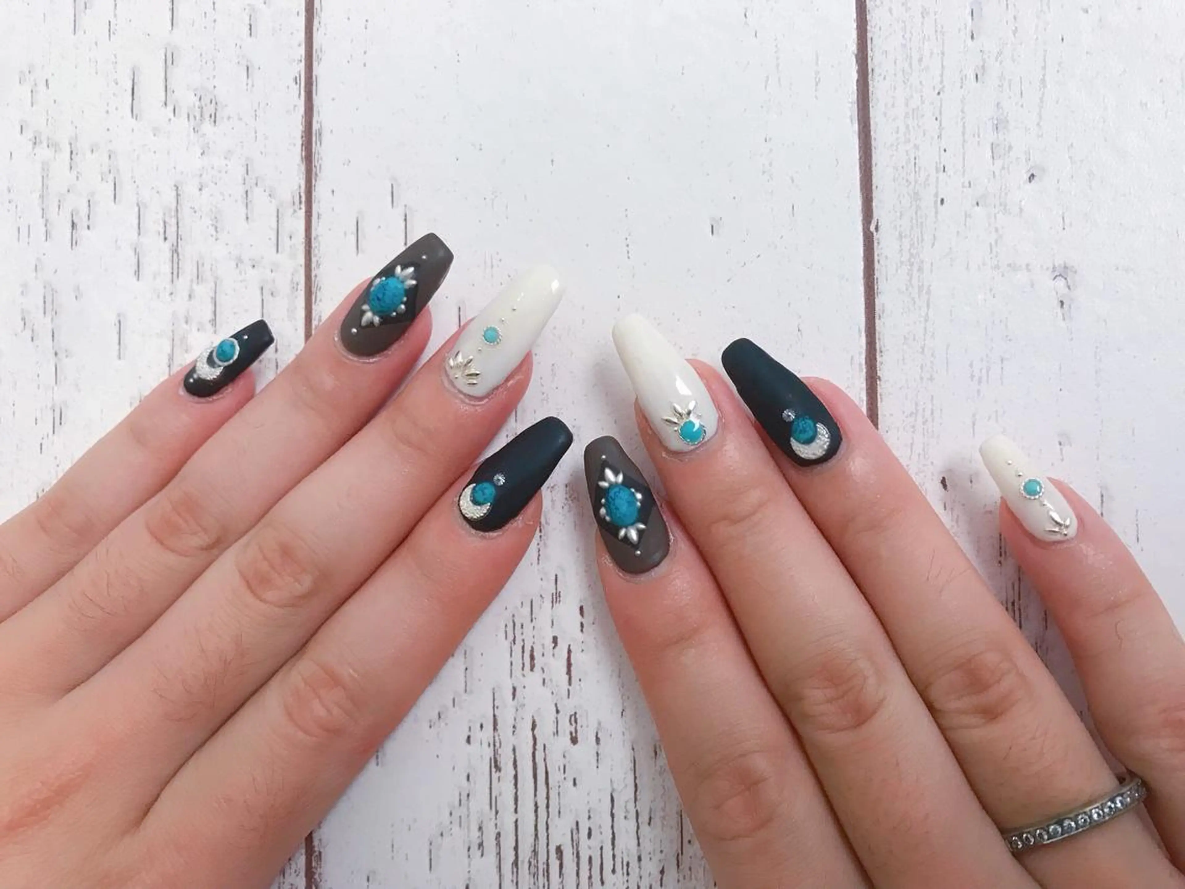 ネイル ハンドネイル sode shioriのネイルデザイン