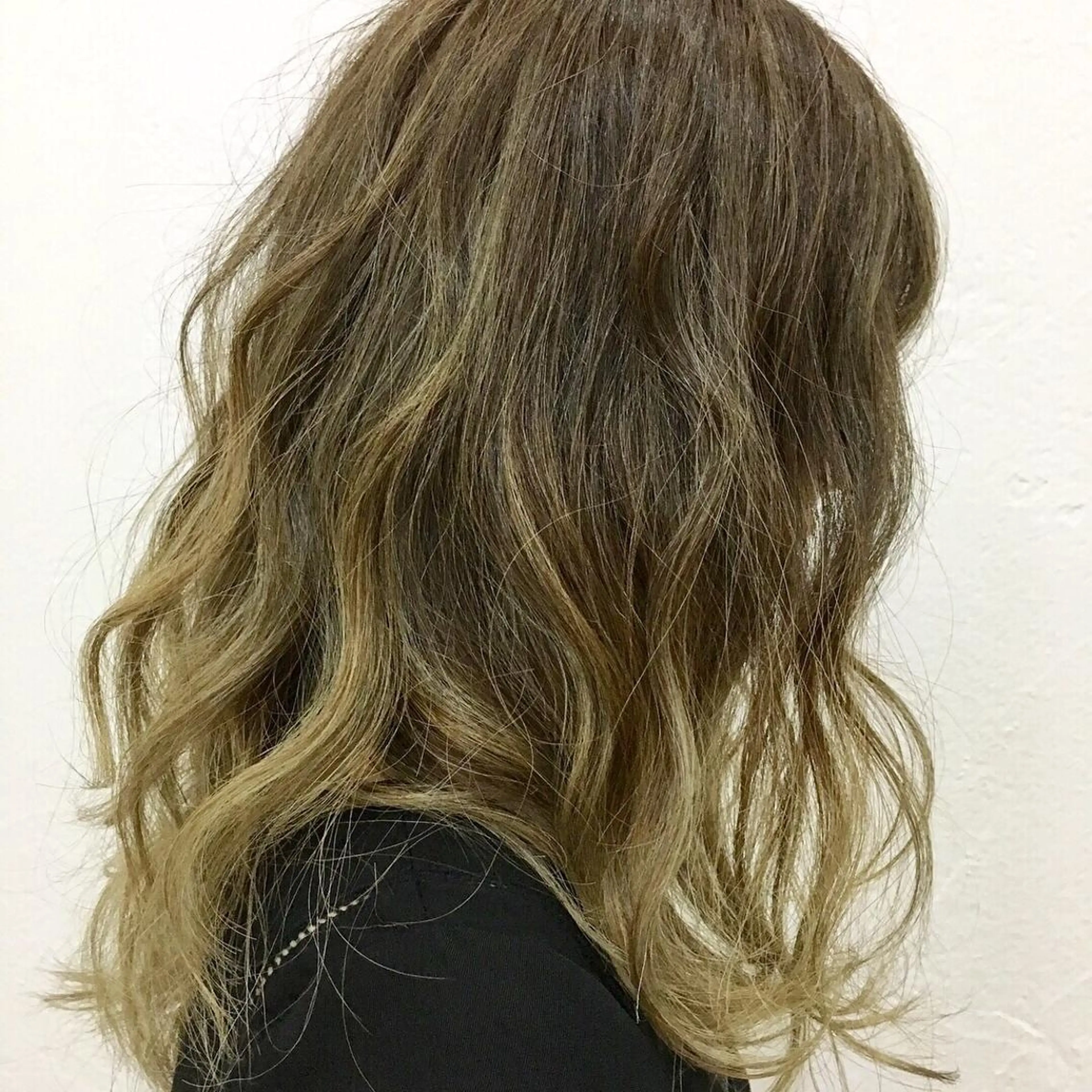 カラー SoL所属・SoL ソルのヘアスタイル