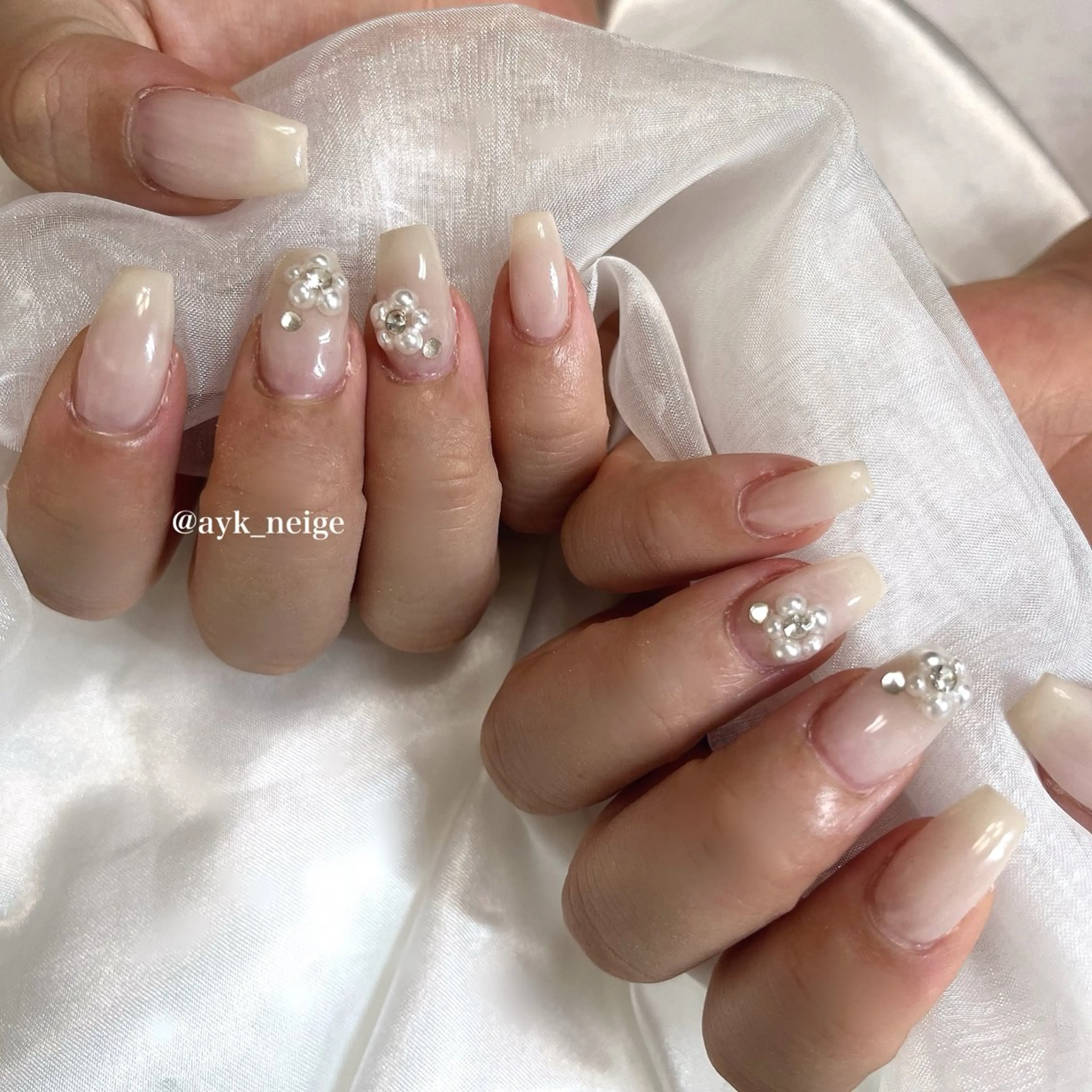 ネイル フットネイル フレンチネイル キラキラネイル 韓国ネイル マグネットネイル n'eige nail所属・大谷 綾香のネイルデザイン