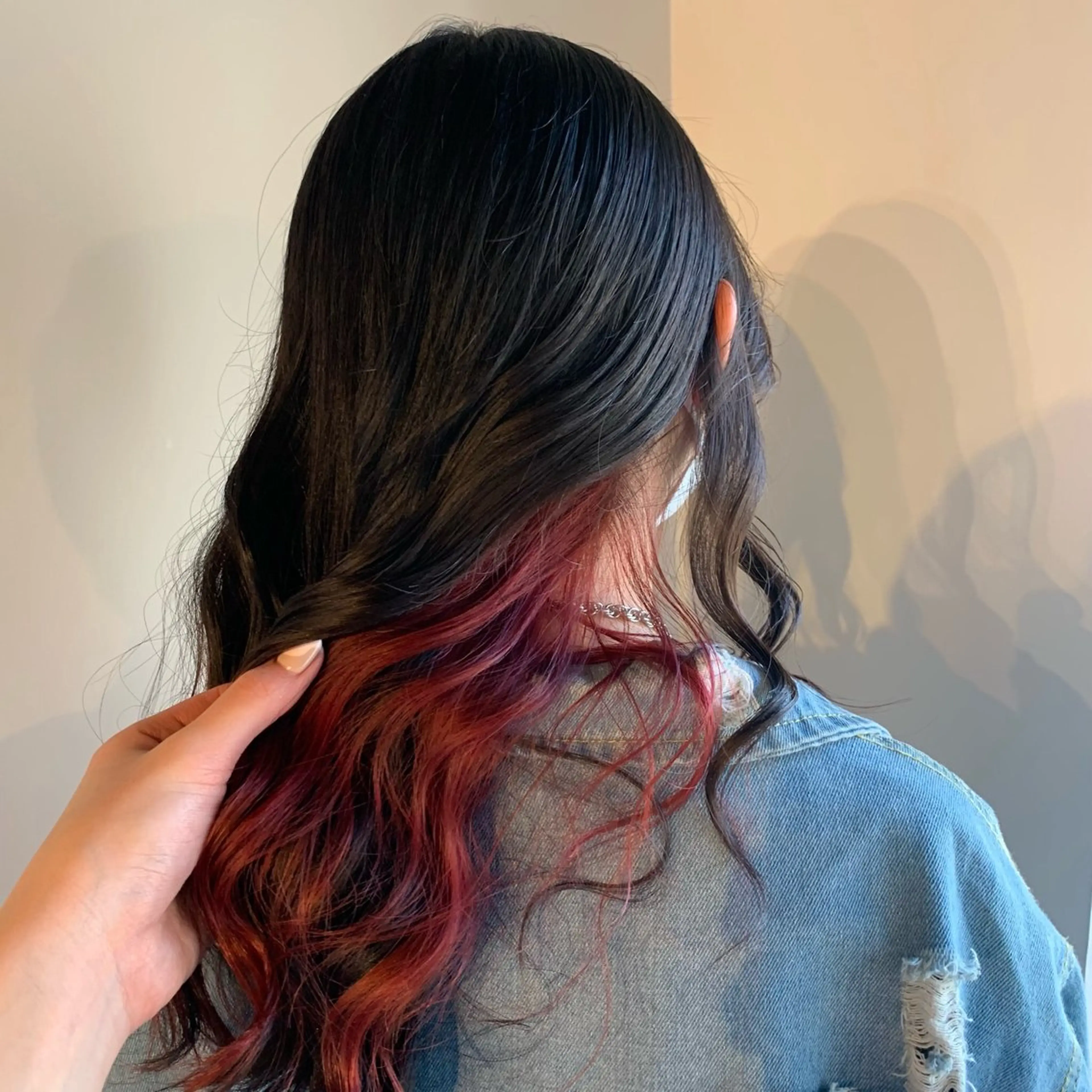 ロング カラー ブリーチ ケアブリーチ イヤリングカラー ハイトーンカラー インナーカラー カット ヘアカラー トリートメント ☀️Luana☀️ 公式/大通のヘアスタイル
