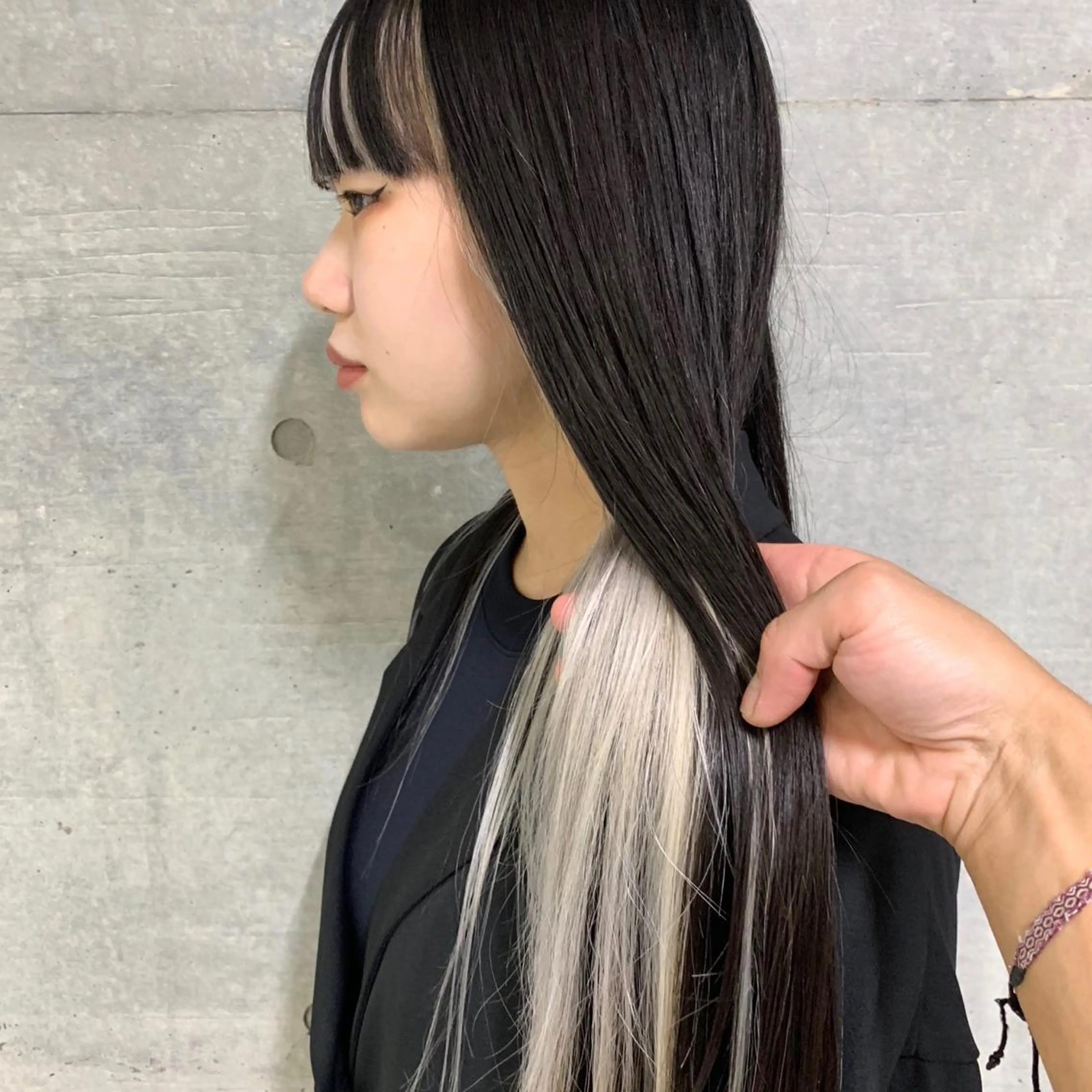 セミロング カラー ブリーチ ケアブリーチ ダブルカラー グラデーションカラー インナーカラー THE./ブリーチ 透感カラー/髪質改善のヘアスタイル